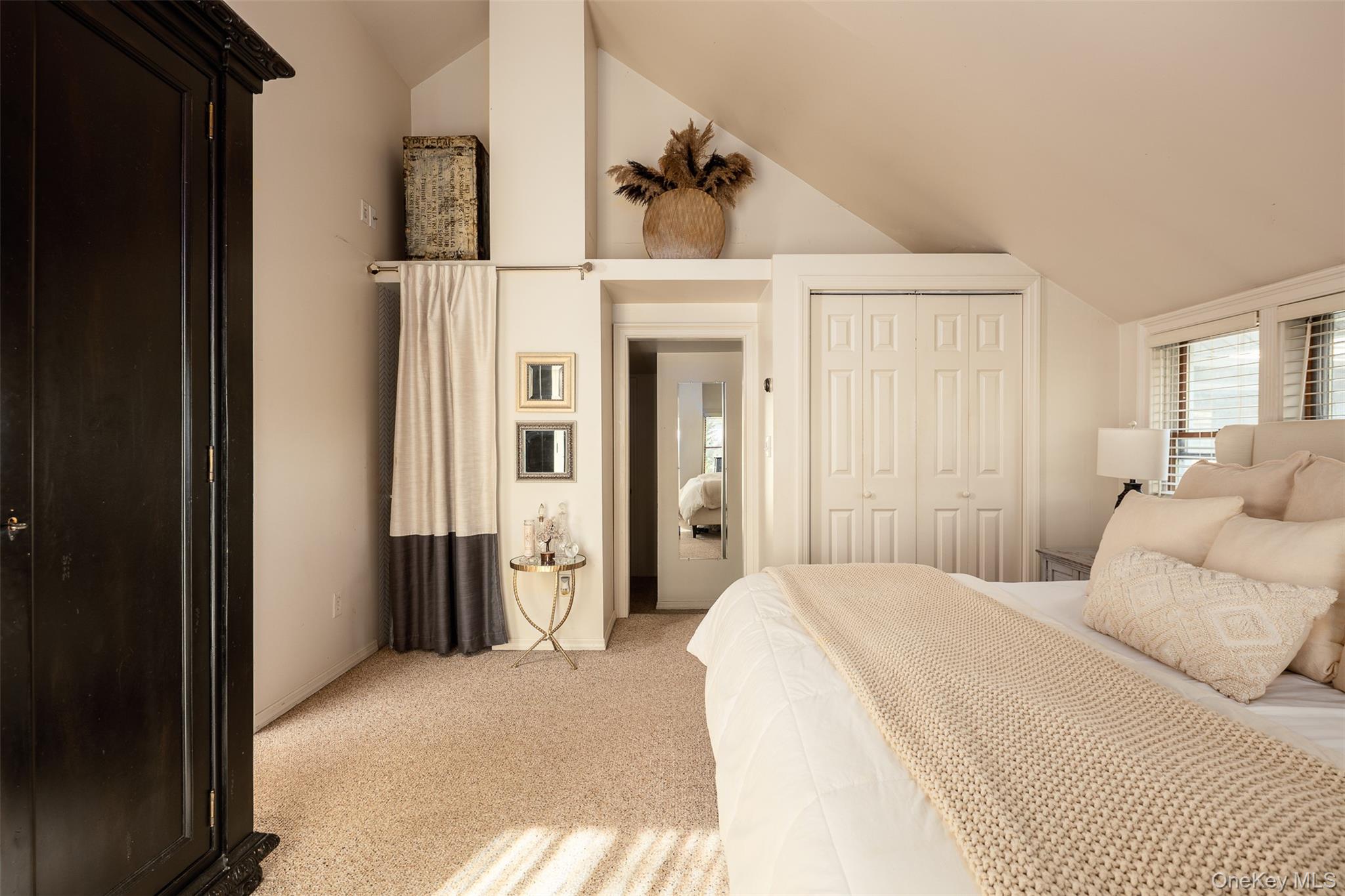 East Moriches, New York, 11940, United States, 6 Bedrooms Bedrooms, ,4 BathroomsBathrooms,Residential,For Sale,1994903