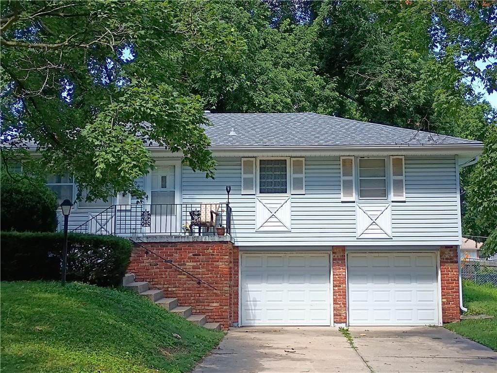 5th St, Blue Springs, MO 64014
