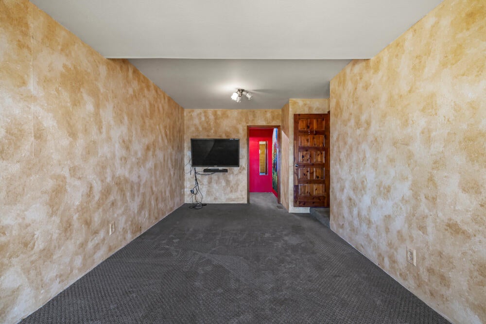 Klamath Falls, Oregon, 97601, United States, 4 Bedrooms Bedrooms, ,4 BathroomsBathrooms,Residential,For Sale,1804036