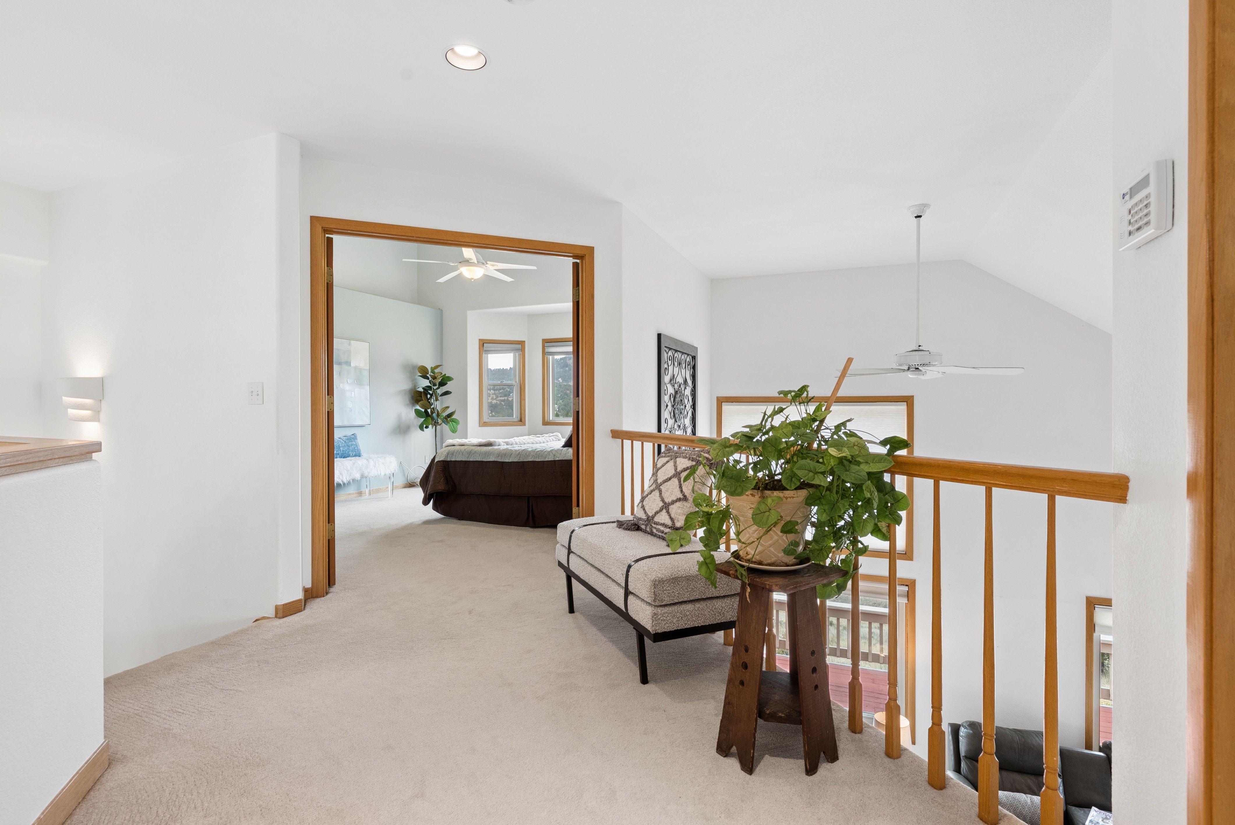  Custom Built Home on a Rolling 1.5 Acre Lot in Highly Desired Paradise Hills - 物件實景