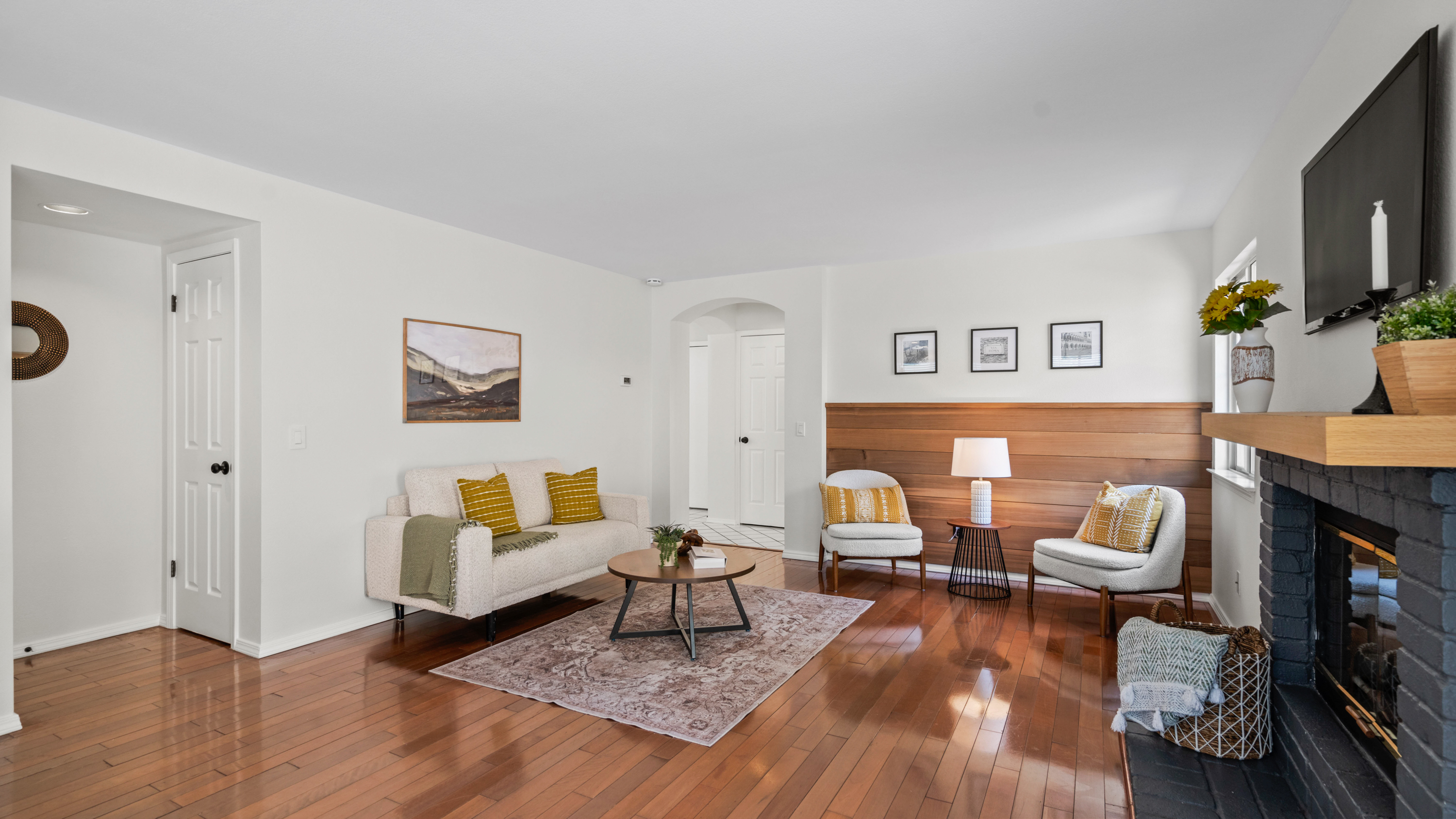  Coveted Contemporary House in Victoria Neighborhood - 物件實景