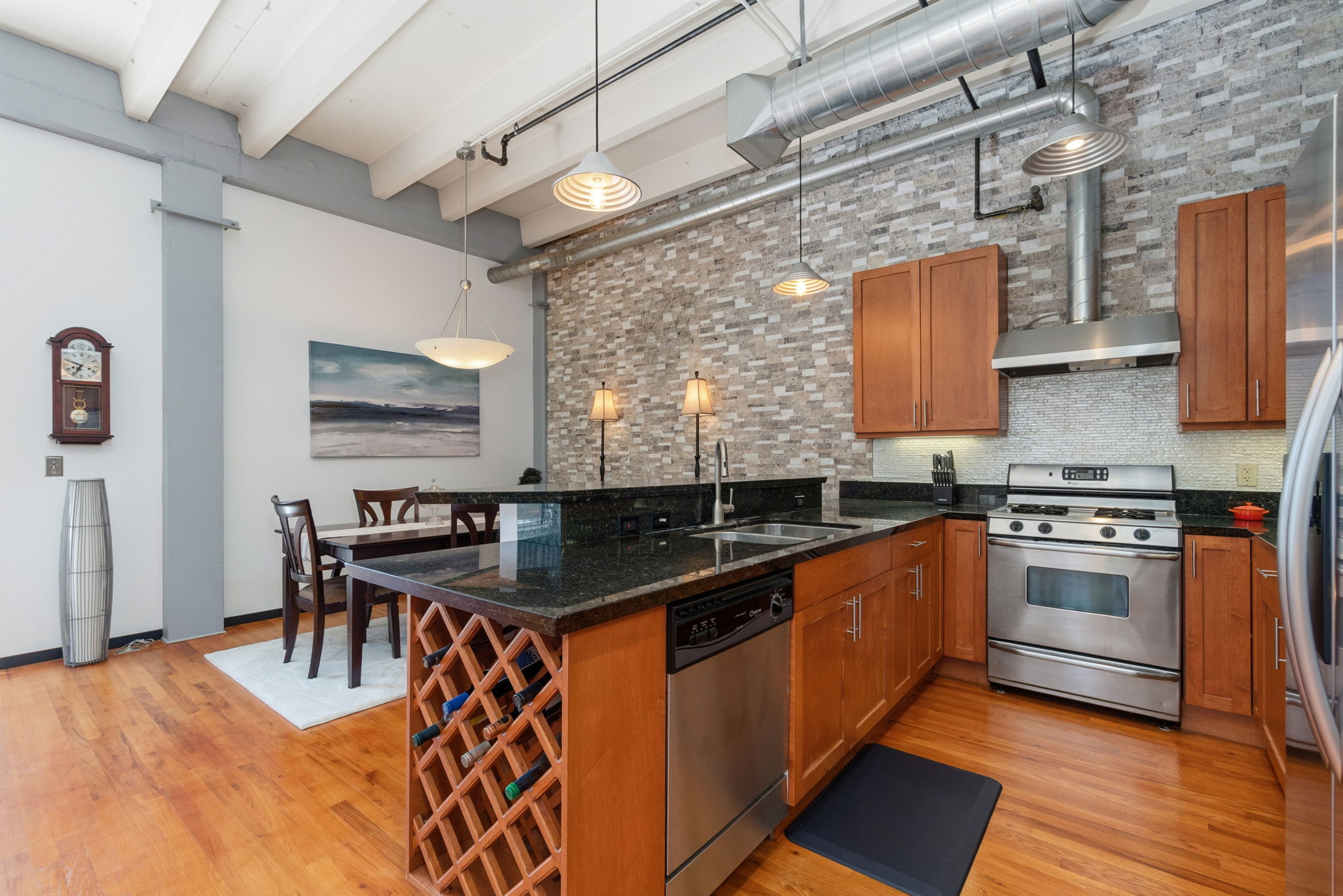  4th floor corner loft with historic character in LoDo - 物件實景