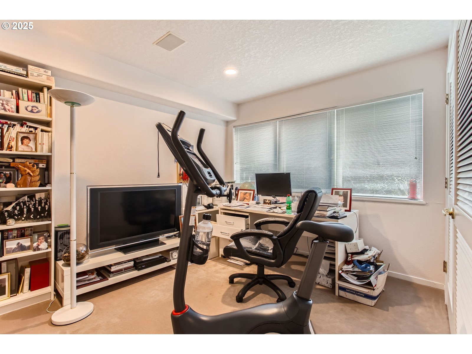 Portland, Oregon, 97229, United States, 3 Bedrooms Bedrooms, ,4 BathroomsBathrooms,Residential,For Sale,1982517