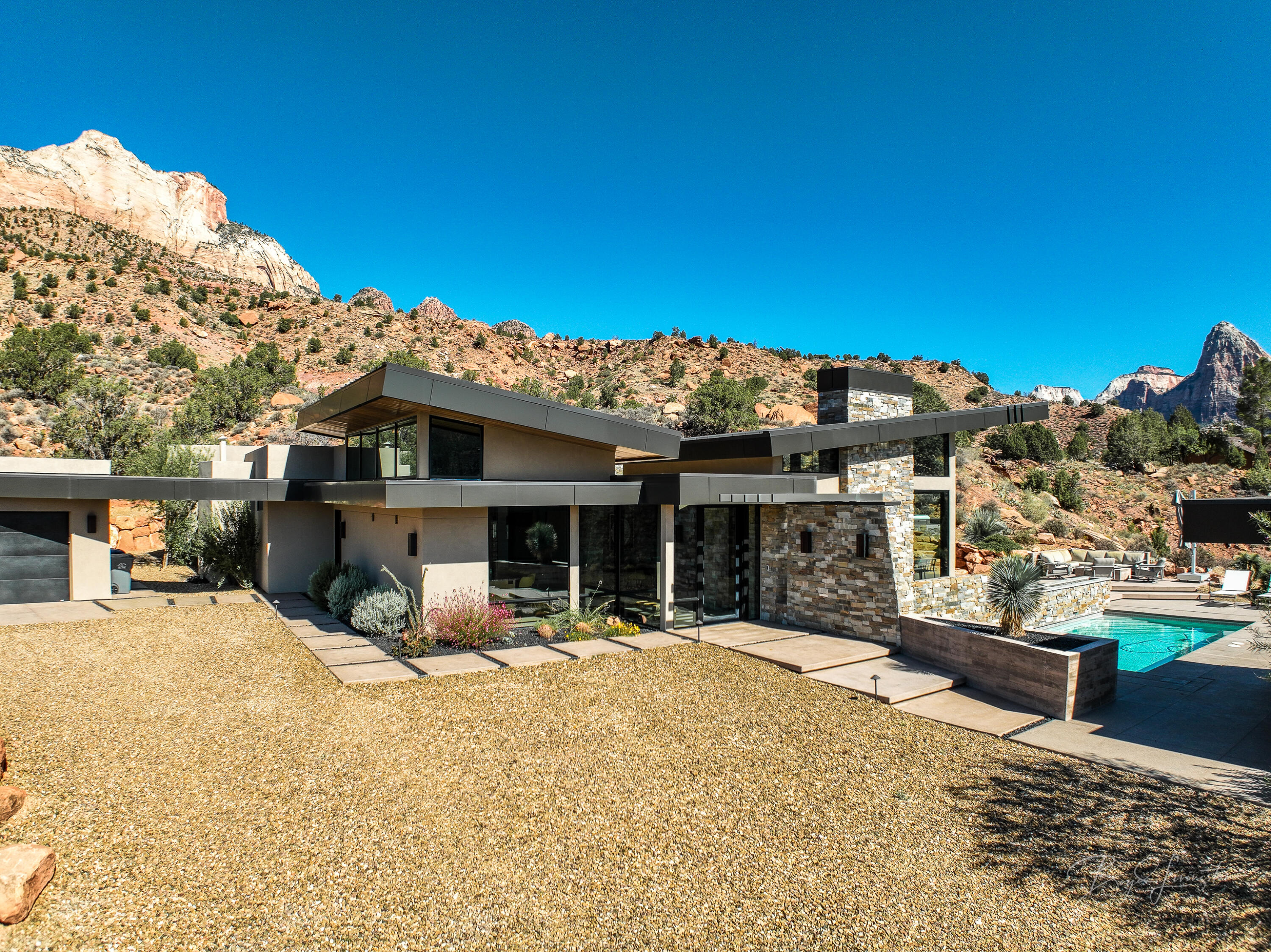 Springdale, Utah, 84767, United States, 4 Bedrooms Bedrooms, ,Residential,For Sale,1991496