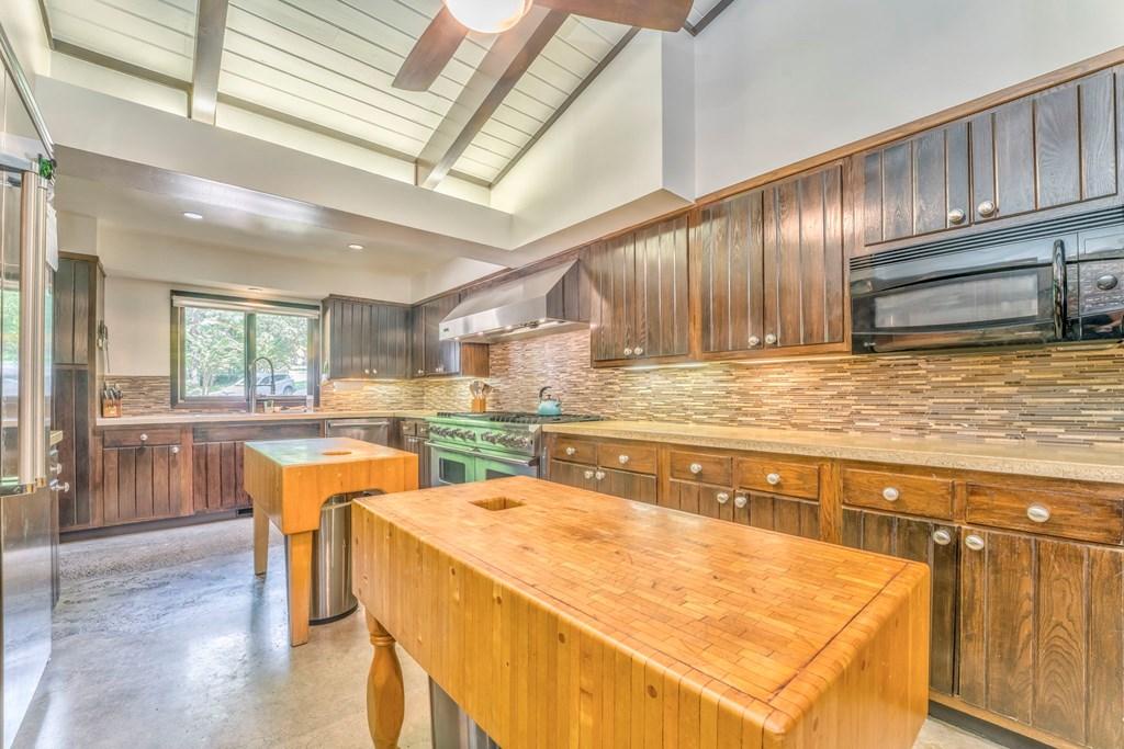 DALTON, Georgia, 30720, United States, 4 Bedrooms Bedrooms, ,5 BathroomsBathrooms,Residential,For Sale,1804321