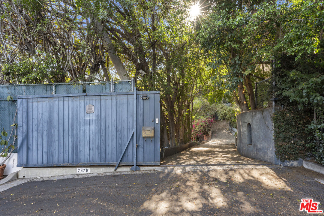 Los Angeles, California, 90046, United States, ,Land,For Sale,1891121