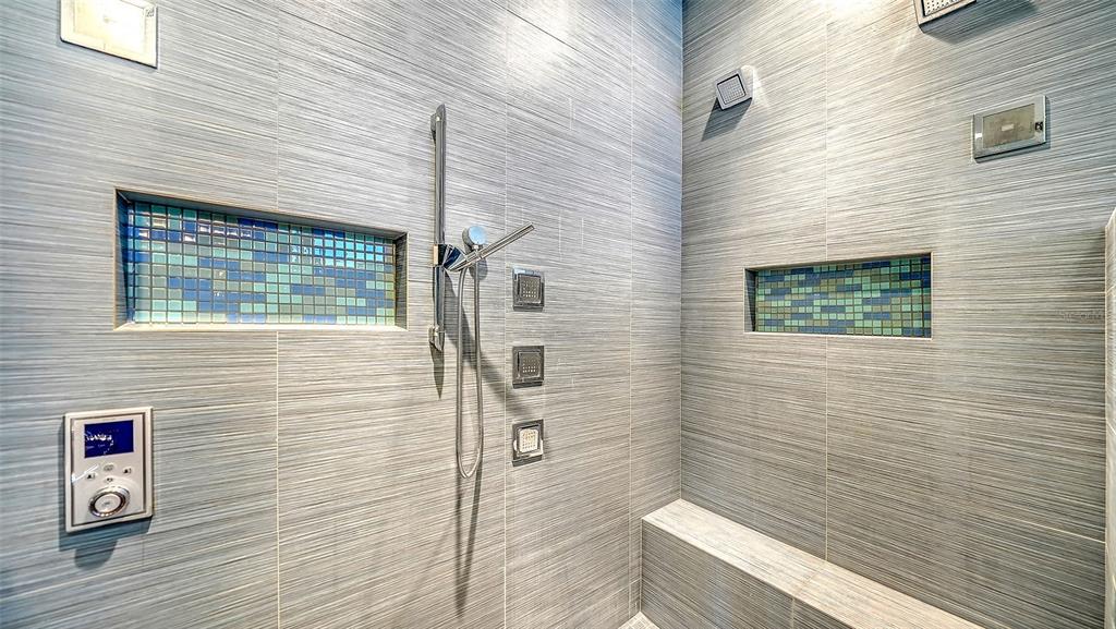 Sarasota, Florida, 34243, United States, 3 Bedrooms Bedrooms, ,2 BathroomsBathrooms,Residential,For Sale,1998856