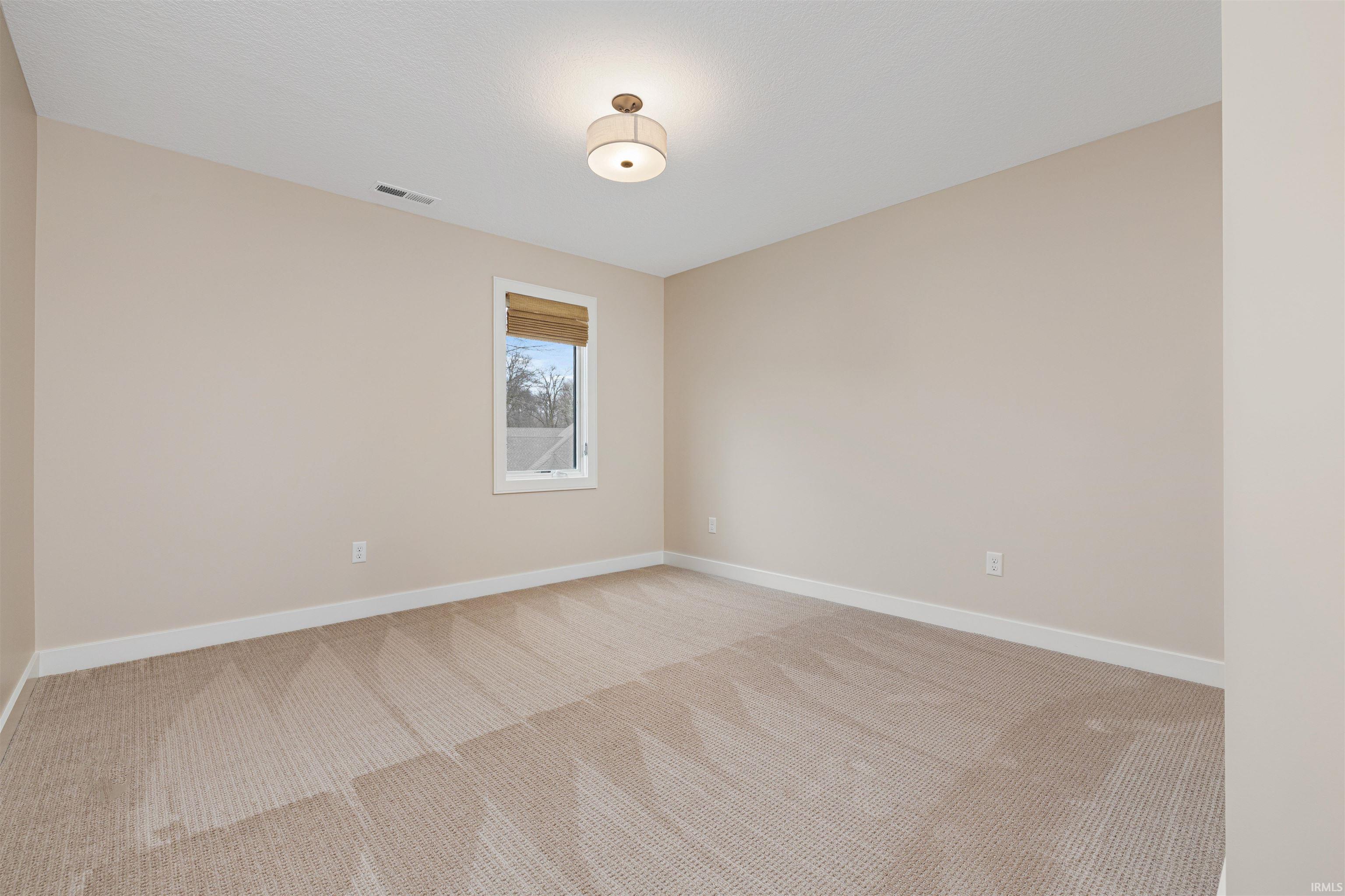 Leo, Indiana, 46765, United States, 5 Bedrooms Bedrooms, ,4 BathroomsBathrooms,Residential,For Sale,1981787