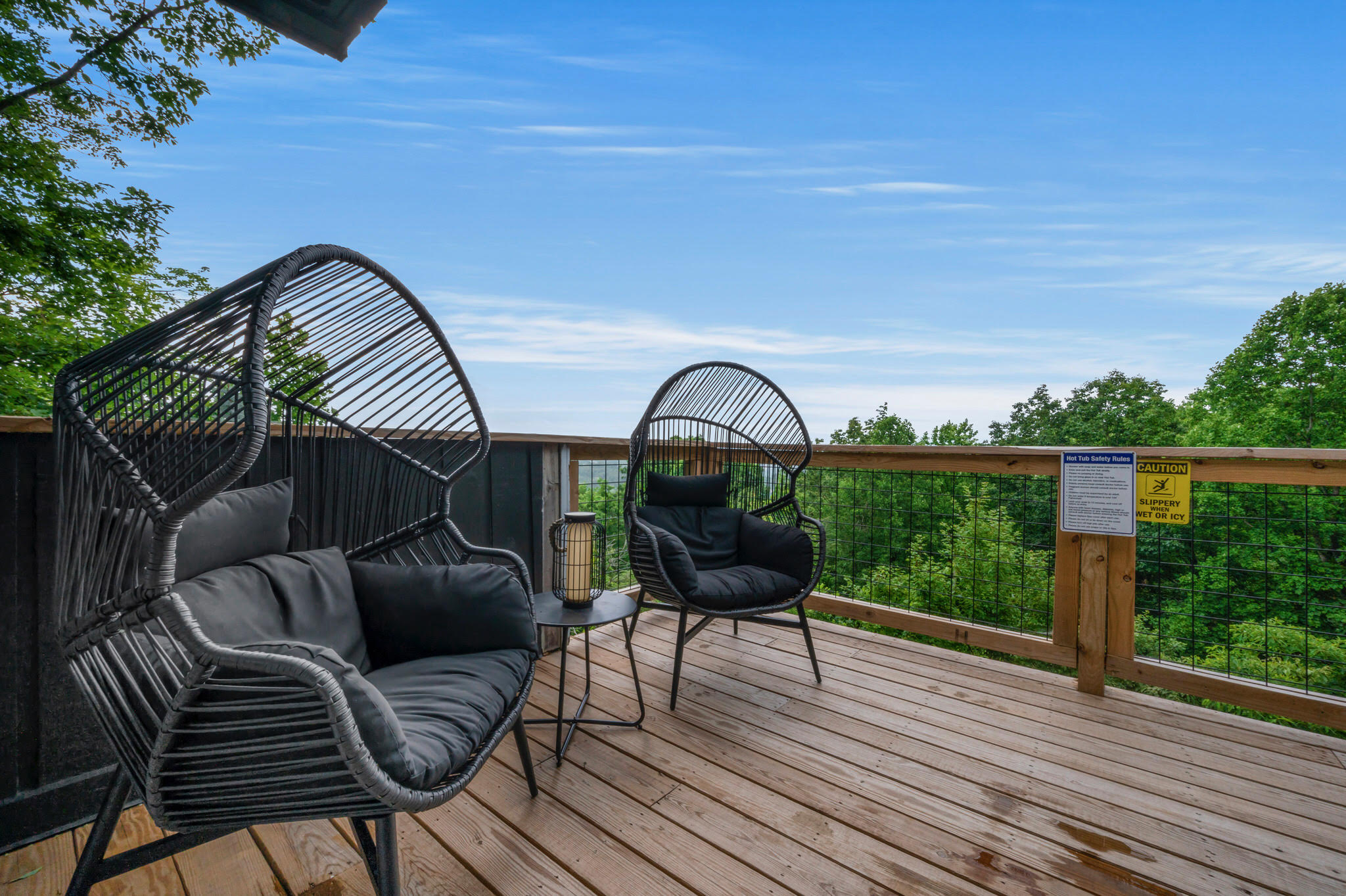 Gatlinburg, Tennessee, 37738, United States, 3 Bedrooms Bedrooms, ,5 BathroomsBathrooms,Residential,For Sale,1978798