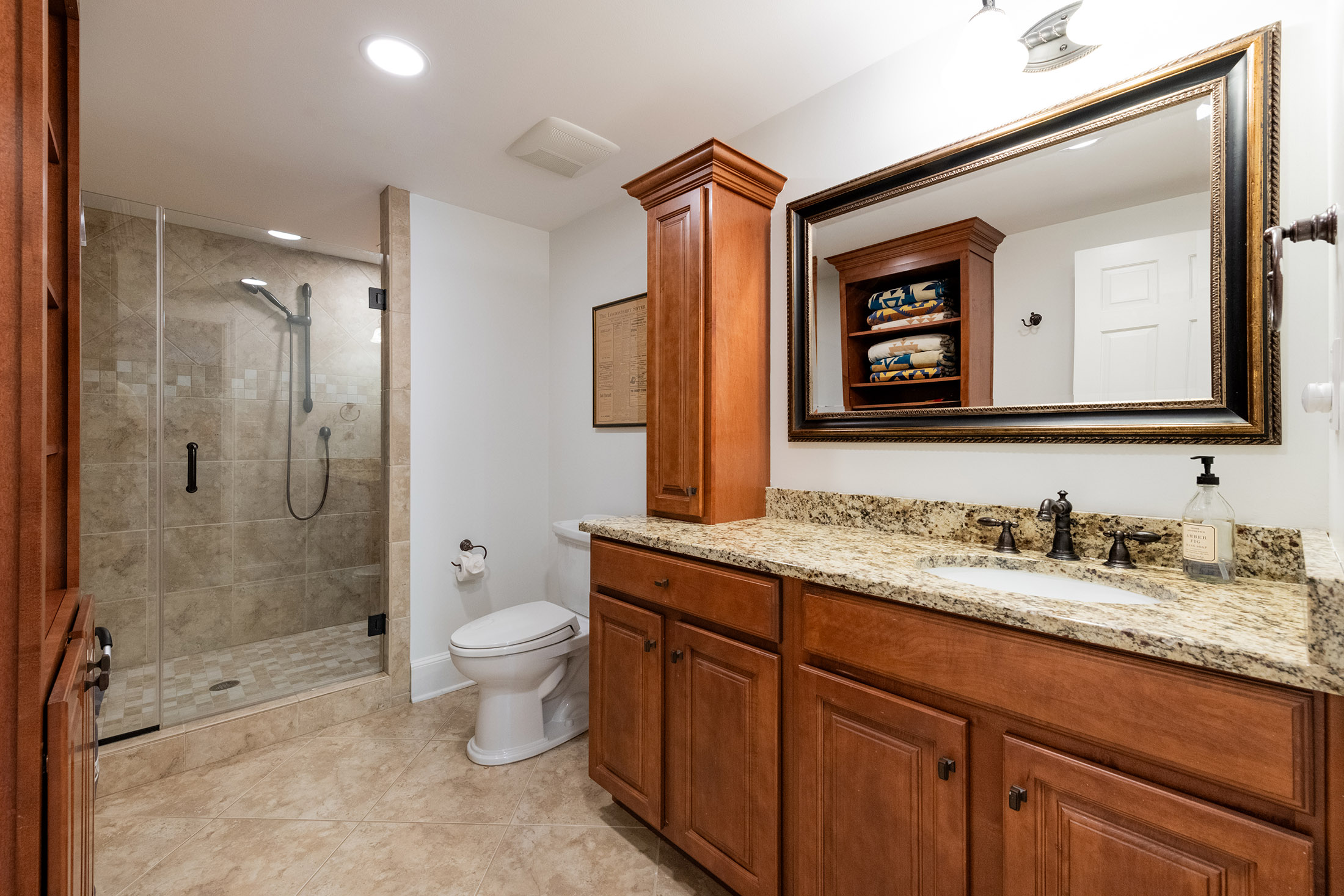  Charming Ranch Home with Heated Pool in a Great Sandy Springs Location - 物件實景