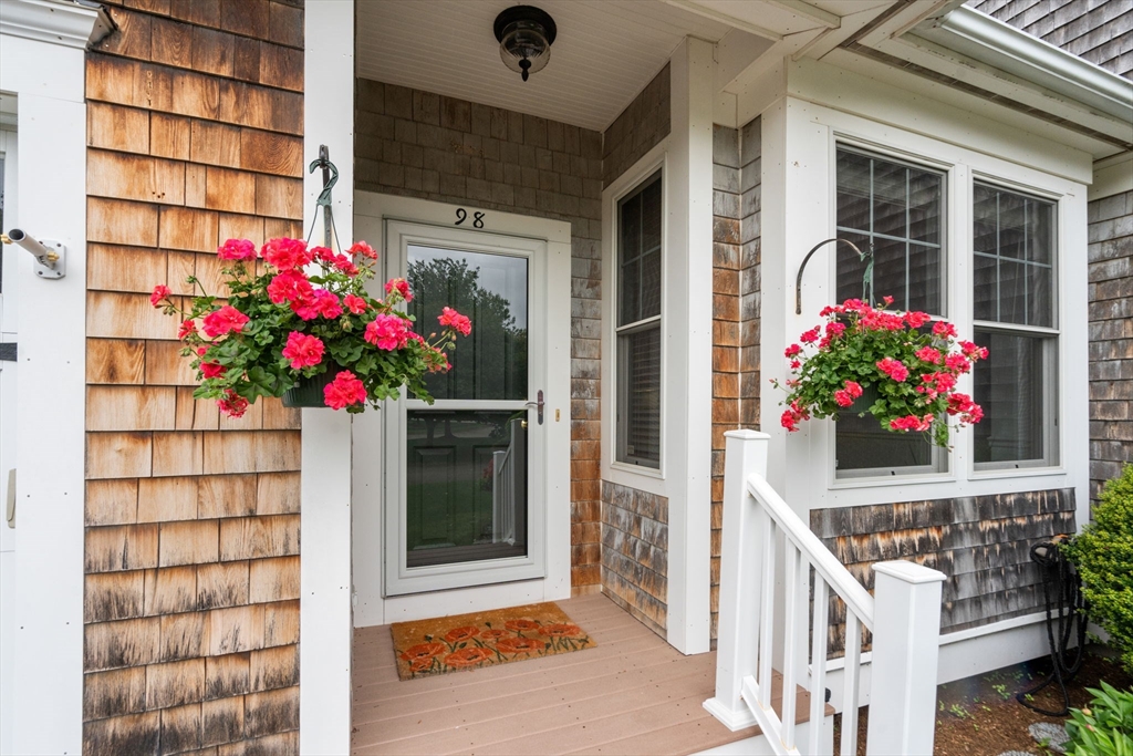 Hanover, Massachusetts, 02339, United States, 2 Bedrooms Bedrooms, ,3 BathroomsBathrooms,Residential,For Sale,1826600