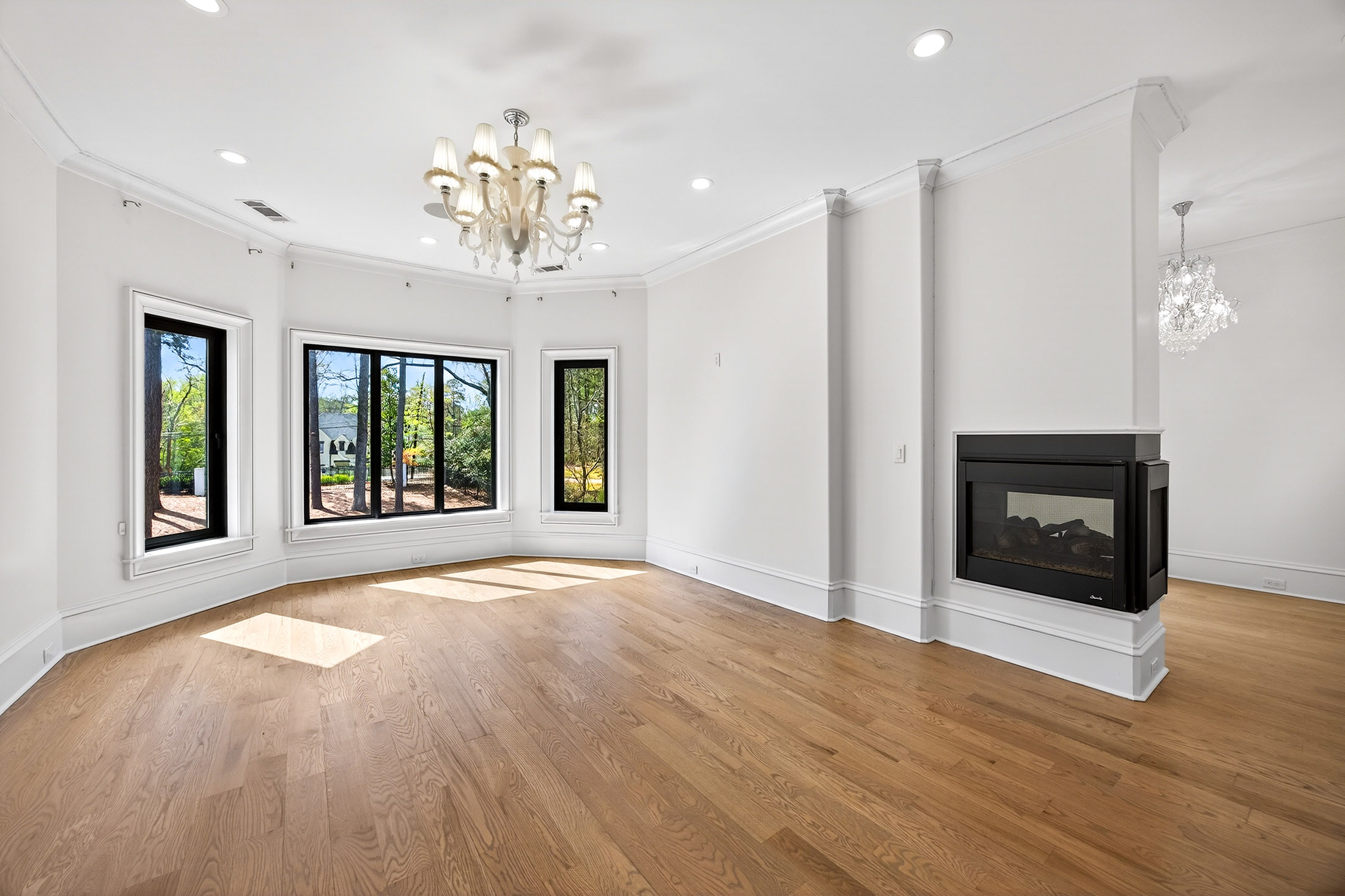  Exceptional Gated Estate with Resort-caliber Grounds - 物件實景