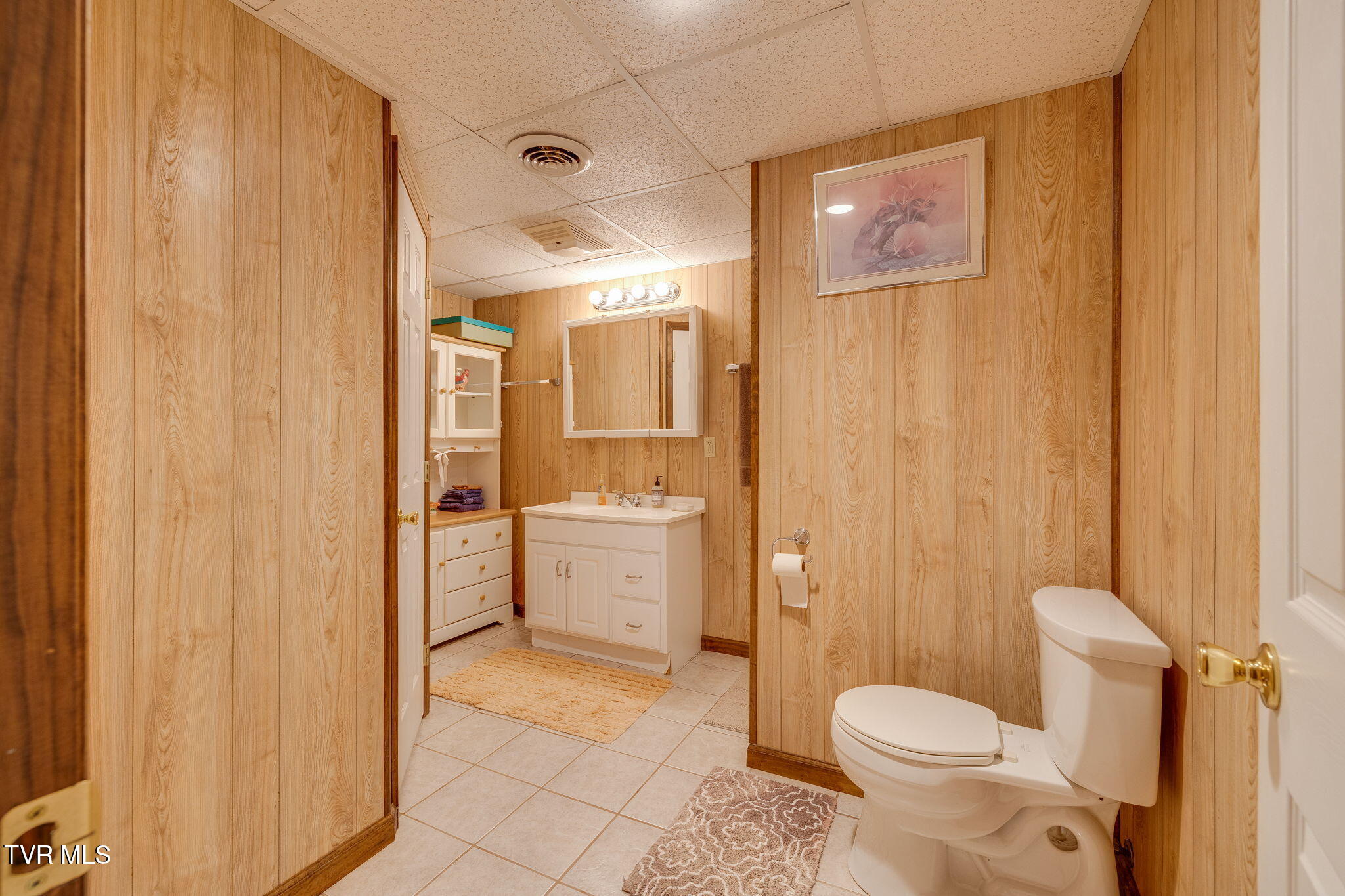 Johnson City, Tennessee, 37601, United States, 5 Bedrooms Bedrooms, ,4 BathroomsBathrooms,Residential,For Sale,2049001