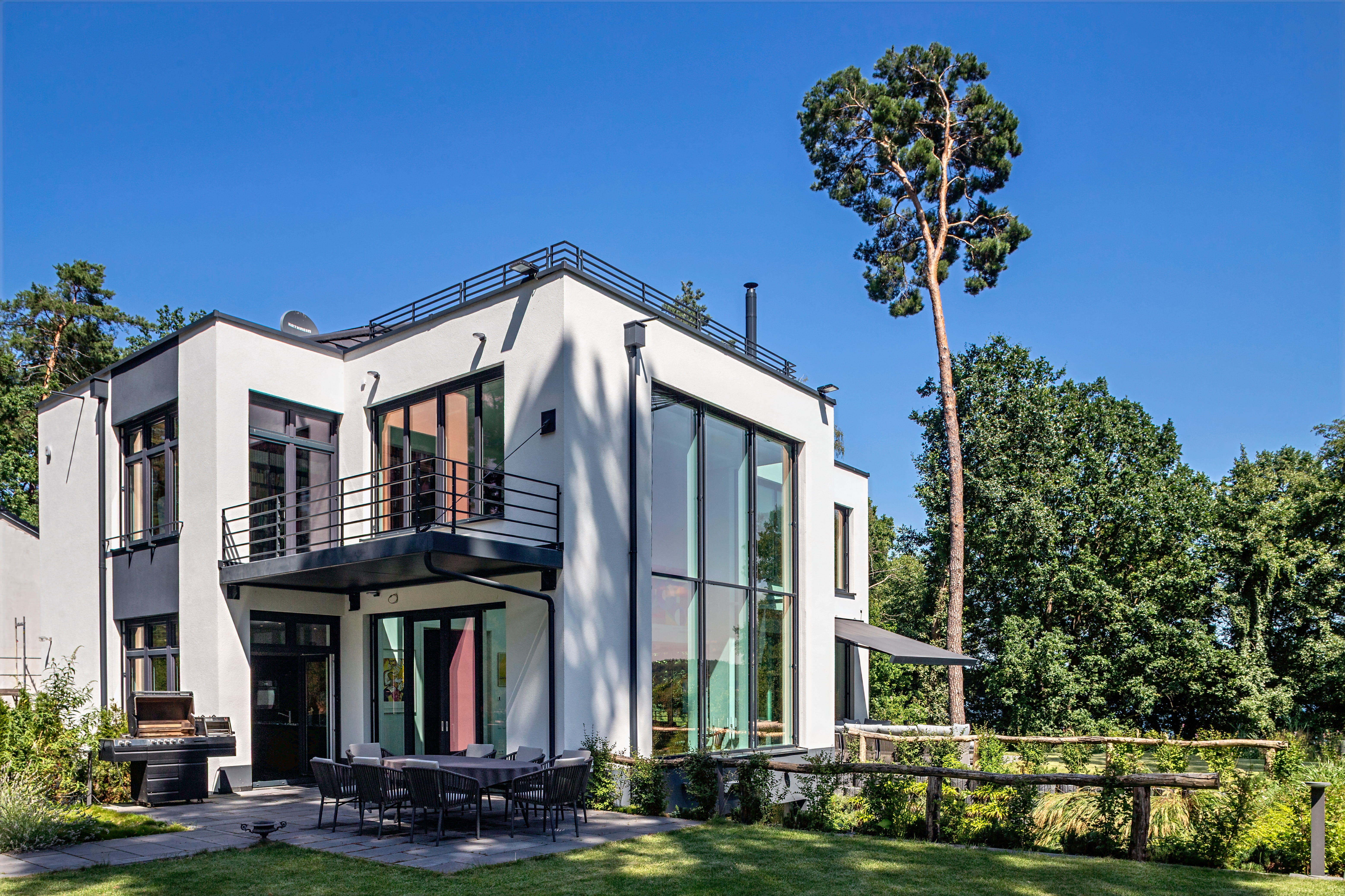  Architecture and Lakeside Living of Exceptional Quality - 物件實景