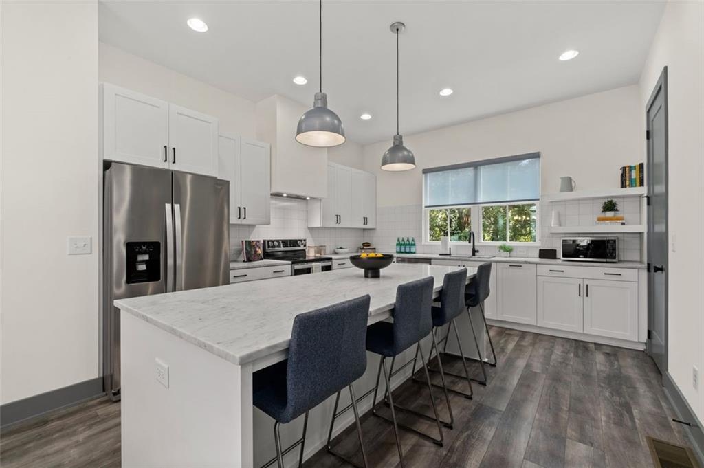 Atlanta, Georgia, 30307, United States, 3 Bedrooms Bedrooms, ,4 BathroomsBathrooms,Residential,For Sale,1950336