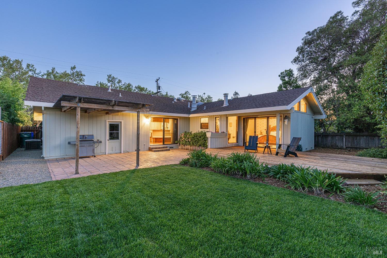 Sonoma, California, 95476, United States, 3 Bedrooms Bedrooms, ,2 BathroomsBathrooms,Residential,For Sale,1798326