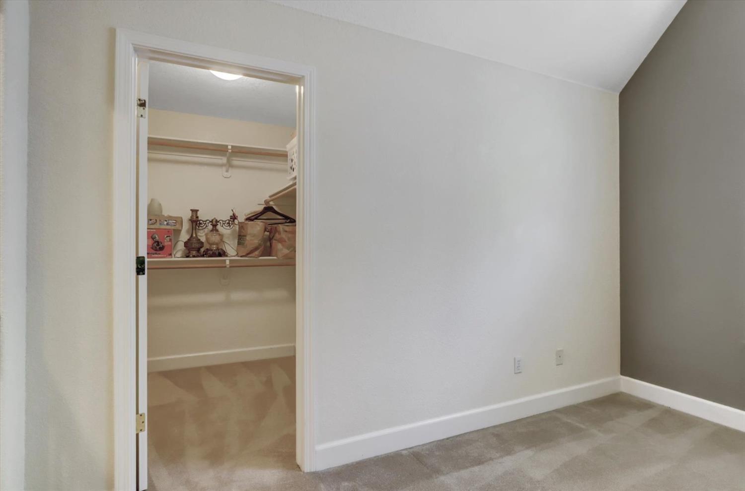 Grass Valley, California, 95945, United States, 4 Bedrooms Bedrooms, ,4 BathroomsBathrooms,Residential,For Sale,1986075