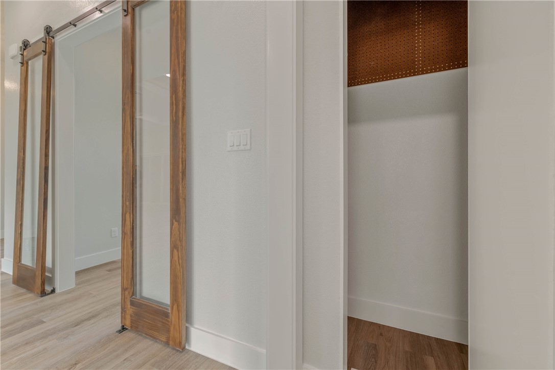 Franklin, Texas, 77856, United States, 4 Bedrooms Bedrooms, ,3 BathroomsBathrooms,Residential,For Sale,1984504