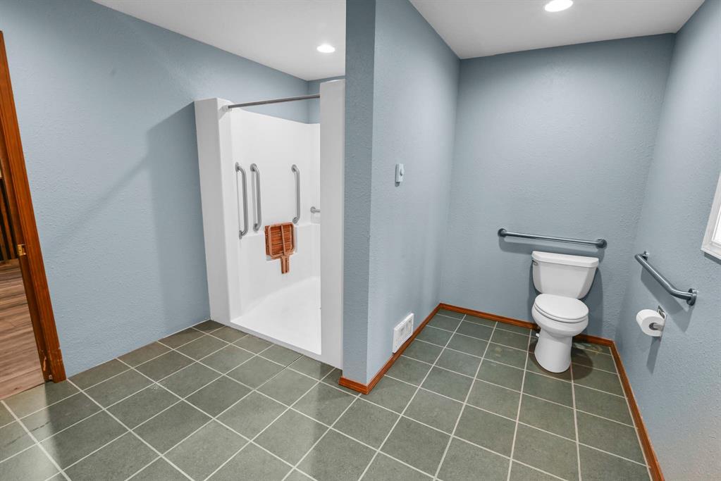 Columbia Falls, Montana, 59912, United States, 7 Bedrooms Bedrooms, ,2 BathroomsBathrooms,Residential,For Sale,1990809