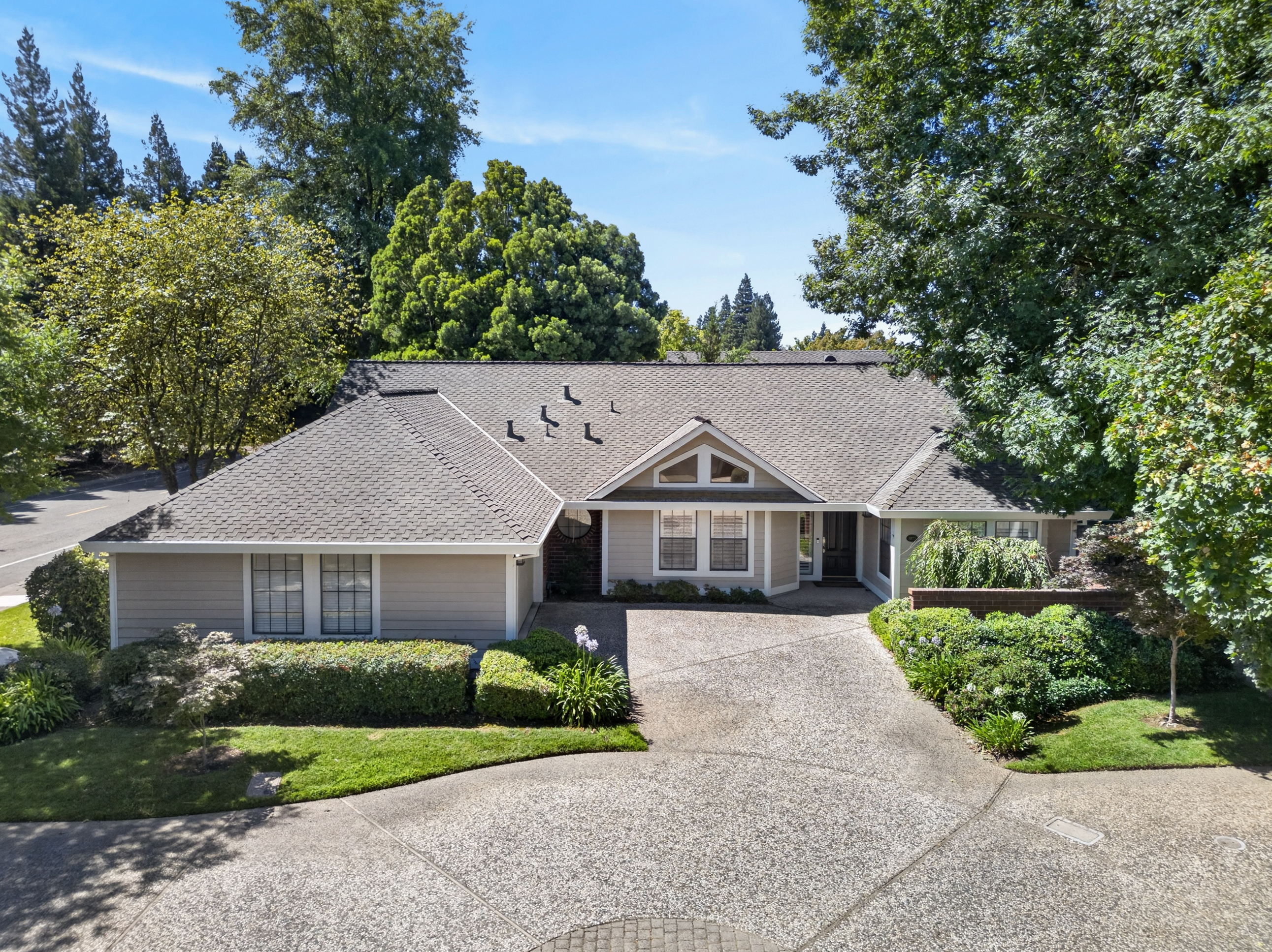  1073 Harrington Way, Carmichael, CA 95608 - 物件實景