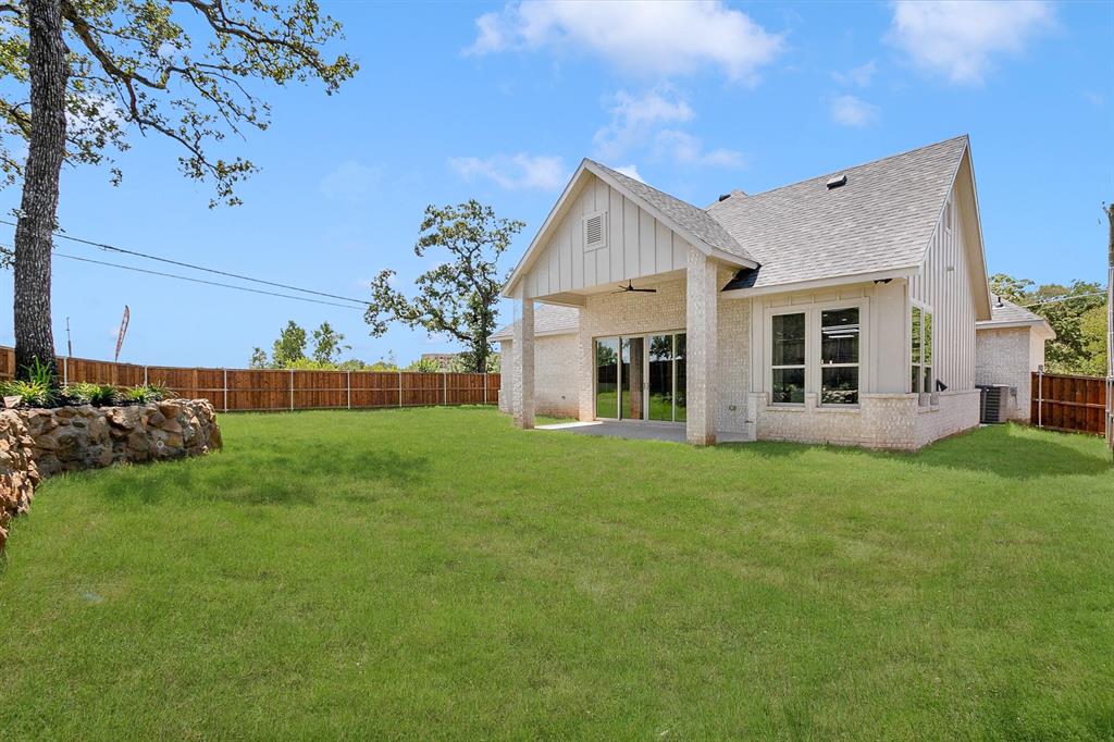 Arlington, Texas, 76012, United States, 4 Bedrooms Bedrooms, ,3 BathroomsBathrooms,Residential,For Sale,1976535