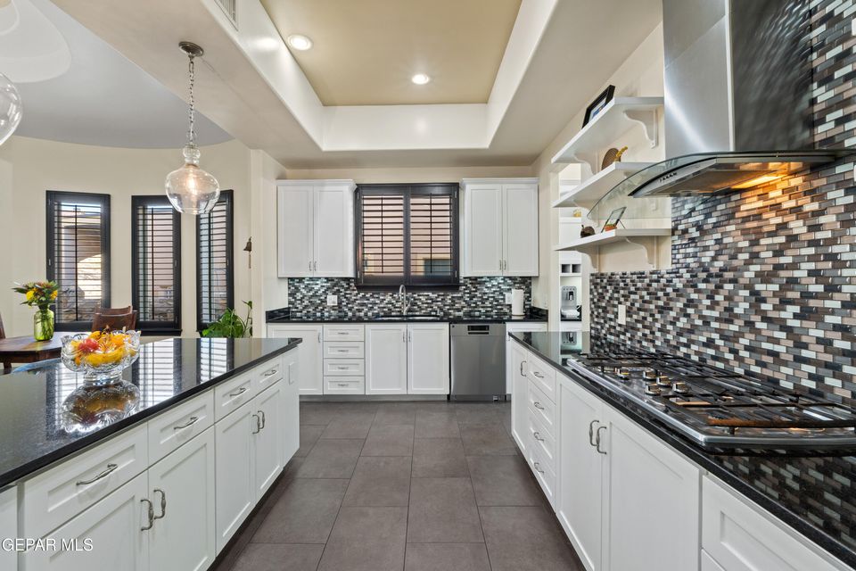 El Paso, Texas, 79912, United States, 4 Bedrooms Bedrooms, ,3 BathroomsBathrooms,Residential,For Sale,1997746