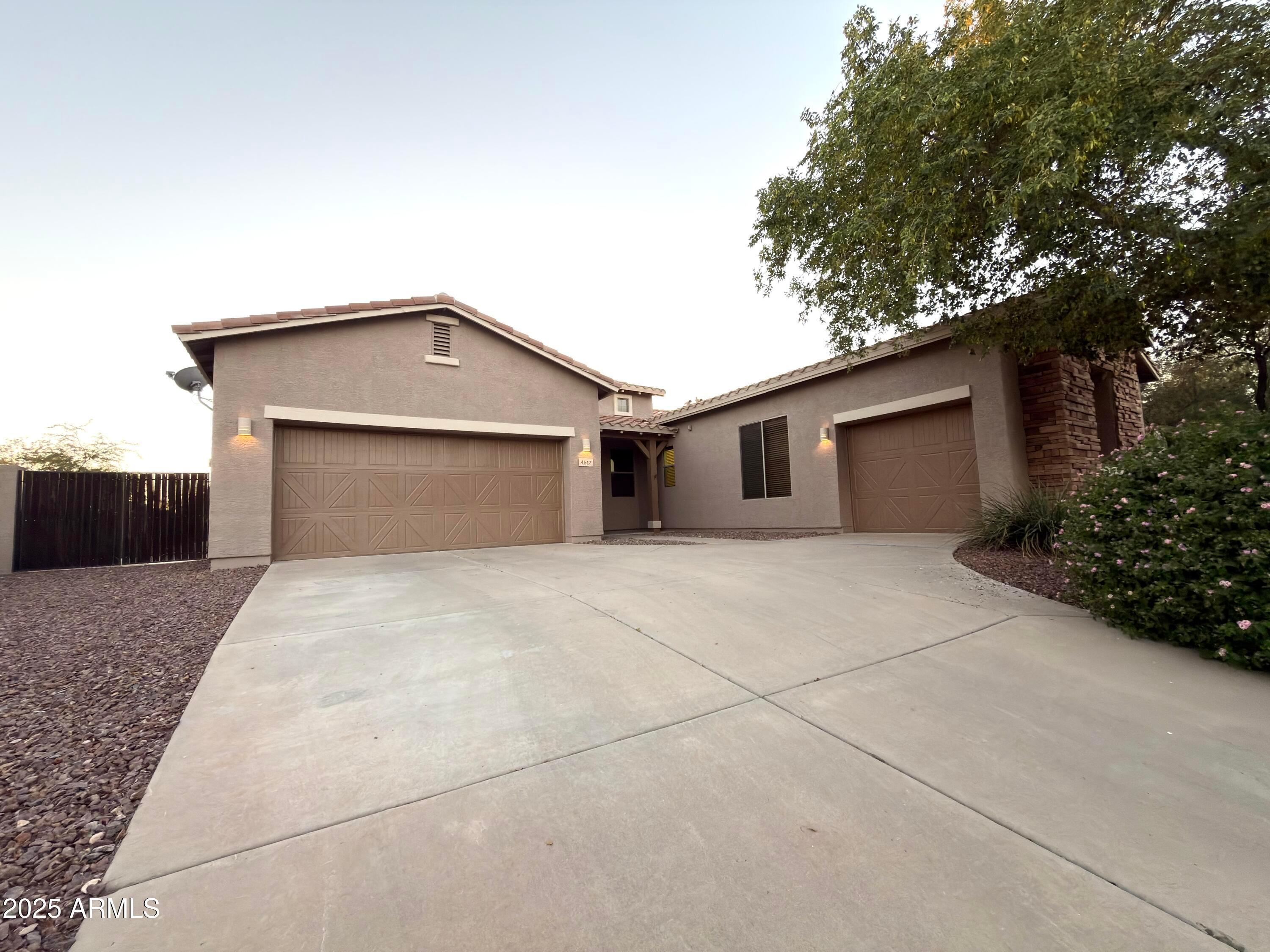 New River, Arizona, 85087, United States, 4 Bedrooms Bedrooms, ,2 BathroomsBathrooms,Residential,For Sale,1979585