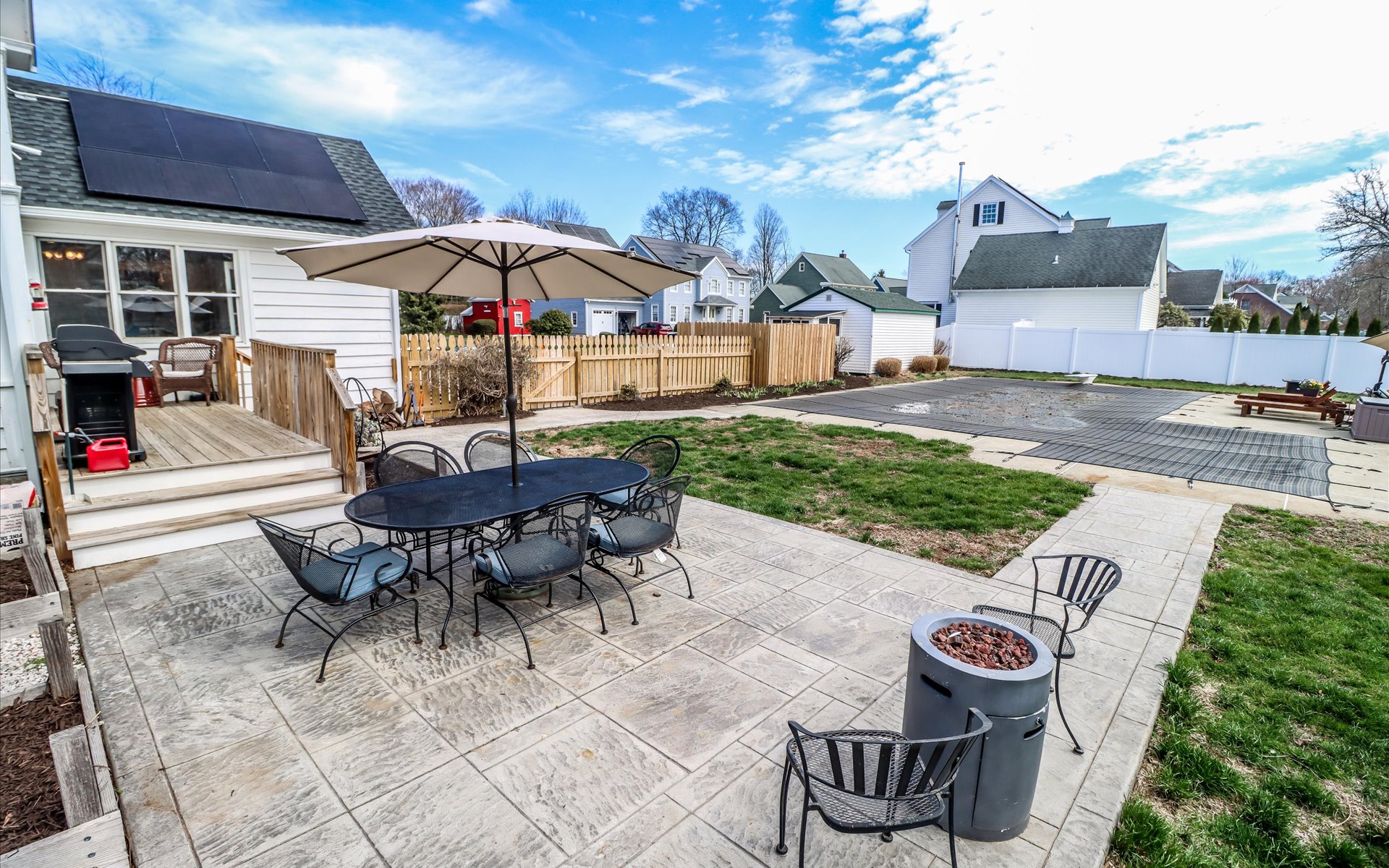  Historic 1918 Colonial with Geothermal + Solar Innovation - 物件實景