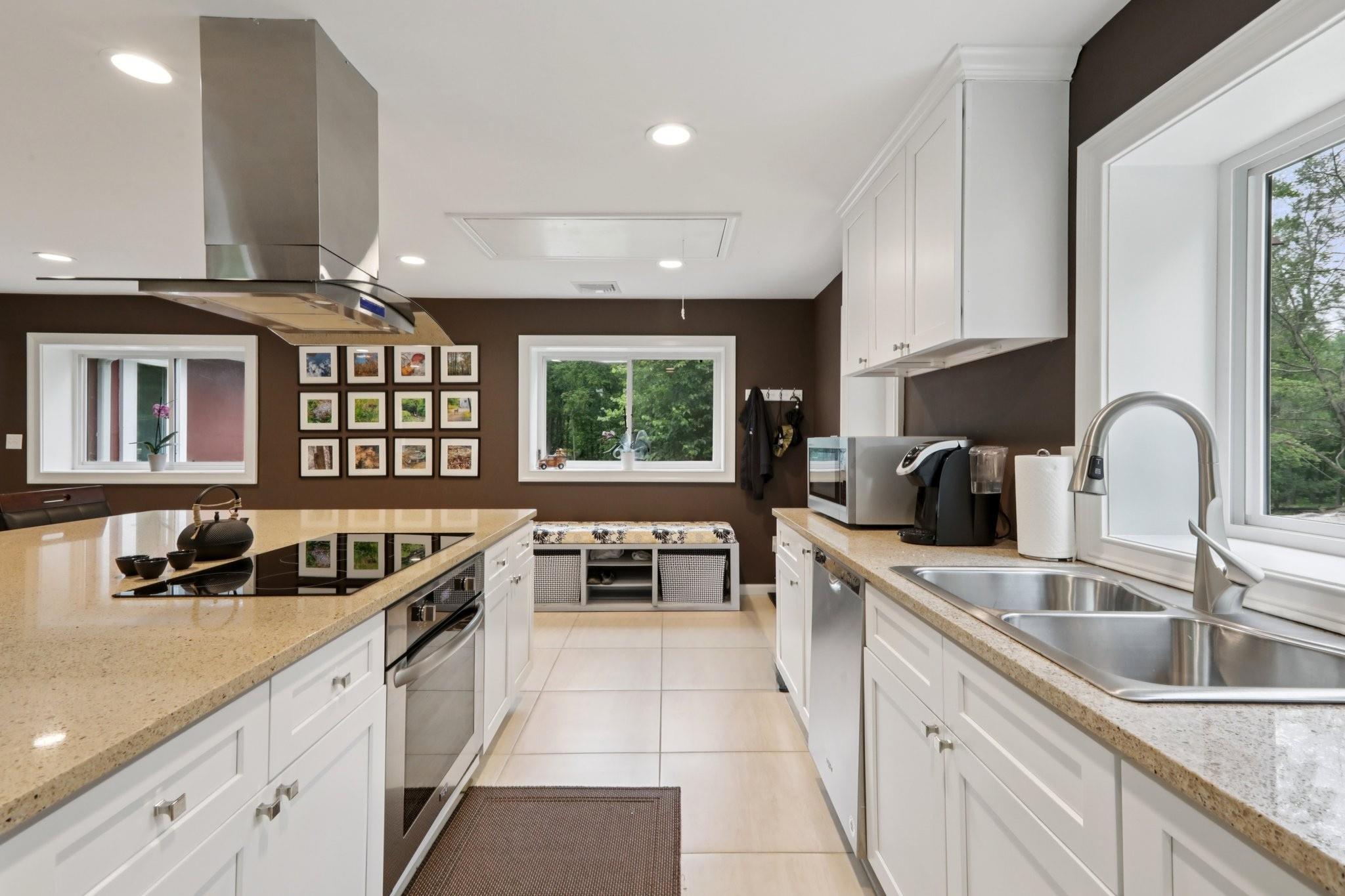 New City, New York, 10956, United States, 2 Bedrooms Bedrooms, ,3 BathroomsBathrooms,Residential,For Sale,1928184
