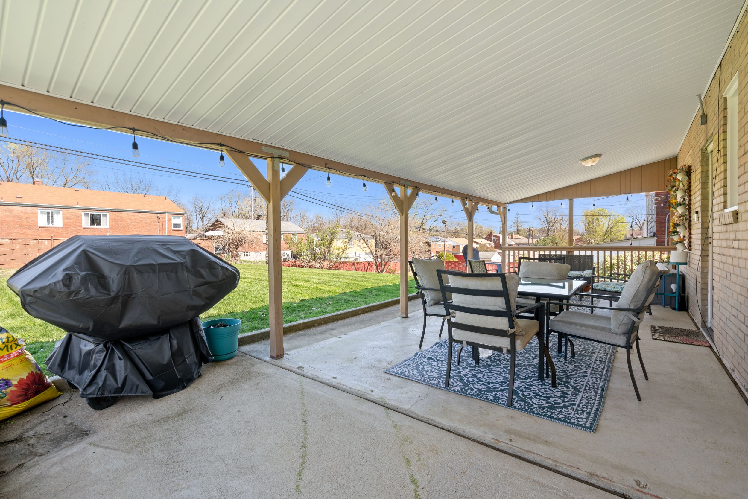  460 Jenne Drive, Pittsburgh, PA 15236 - 物件實景