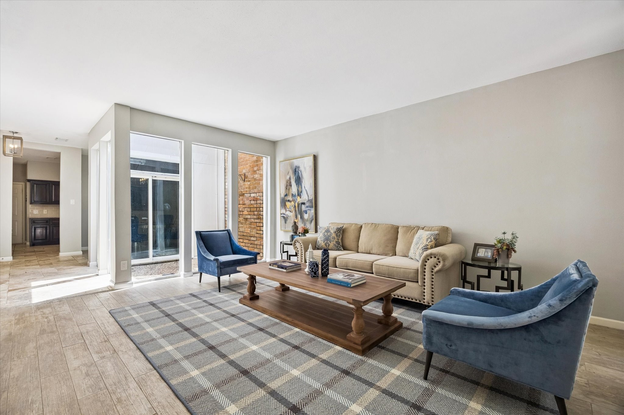  7483 Brompton Street - 物件實景