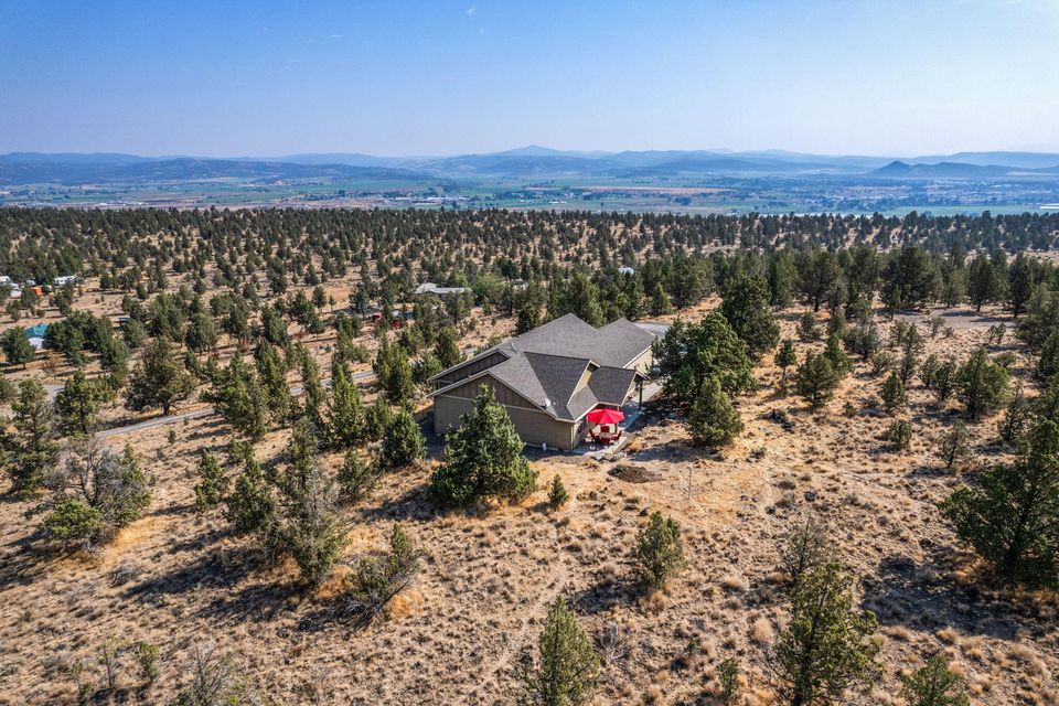 Prineville, Oregon, 97754, United States, 3 Bedrooms Bedrooms, ,2 BathroomsBathrooms,Residential,For Sale,1903367