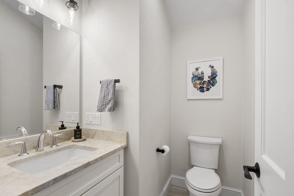 Amesbury, Massachusetts, 01913, United States, 2 Bedrooms Bedrooms, ,2 BathroomsBathrooms,Residential,For Sale,2049079