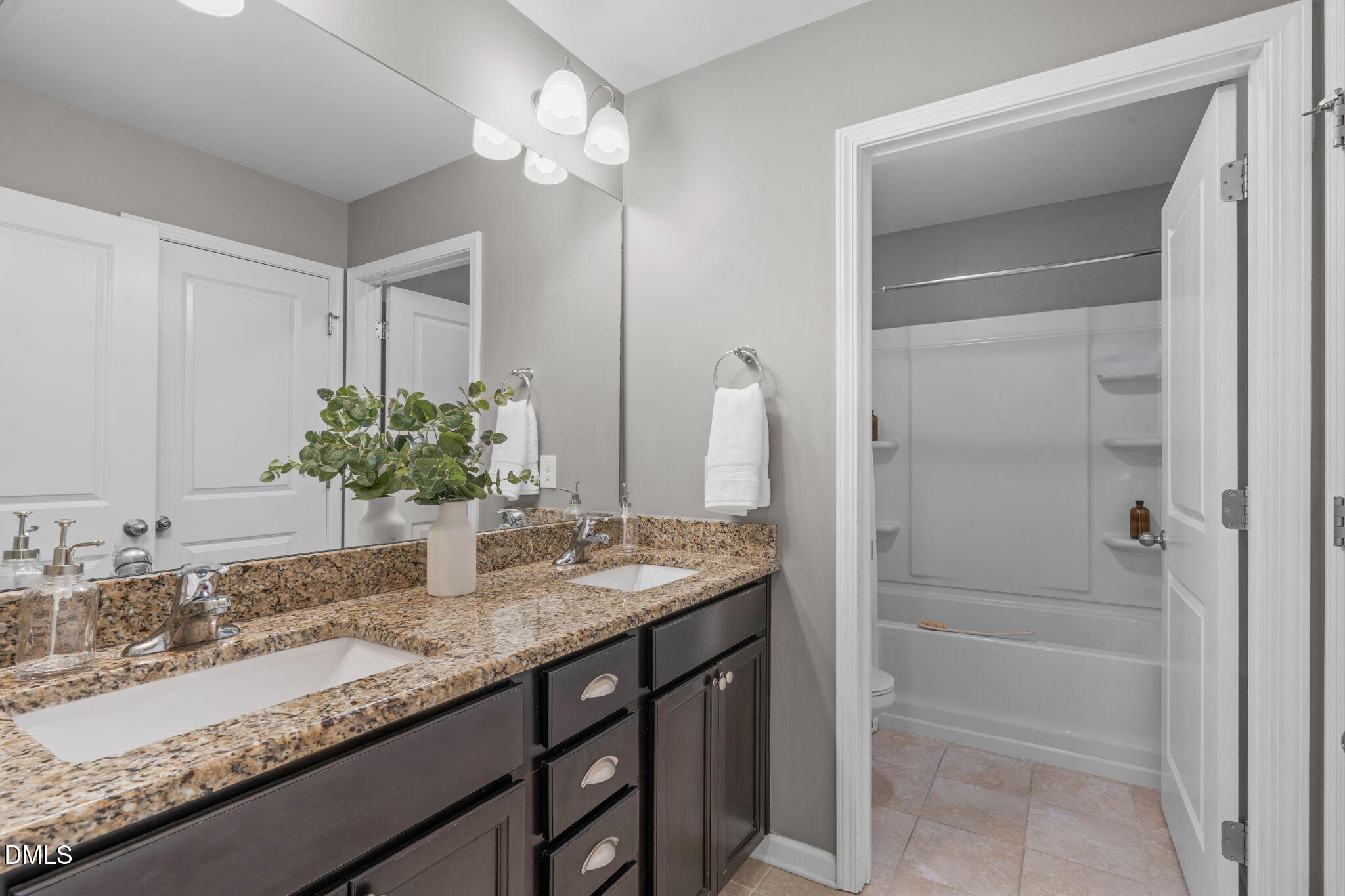 Clayton, North Carolina, 27527, United States, 5 Bedrooms Bedrooms, ,4 BathroomsBathrooms,Residential,For Sale,1969461