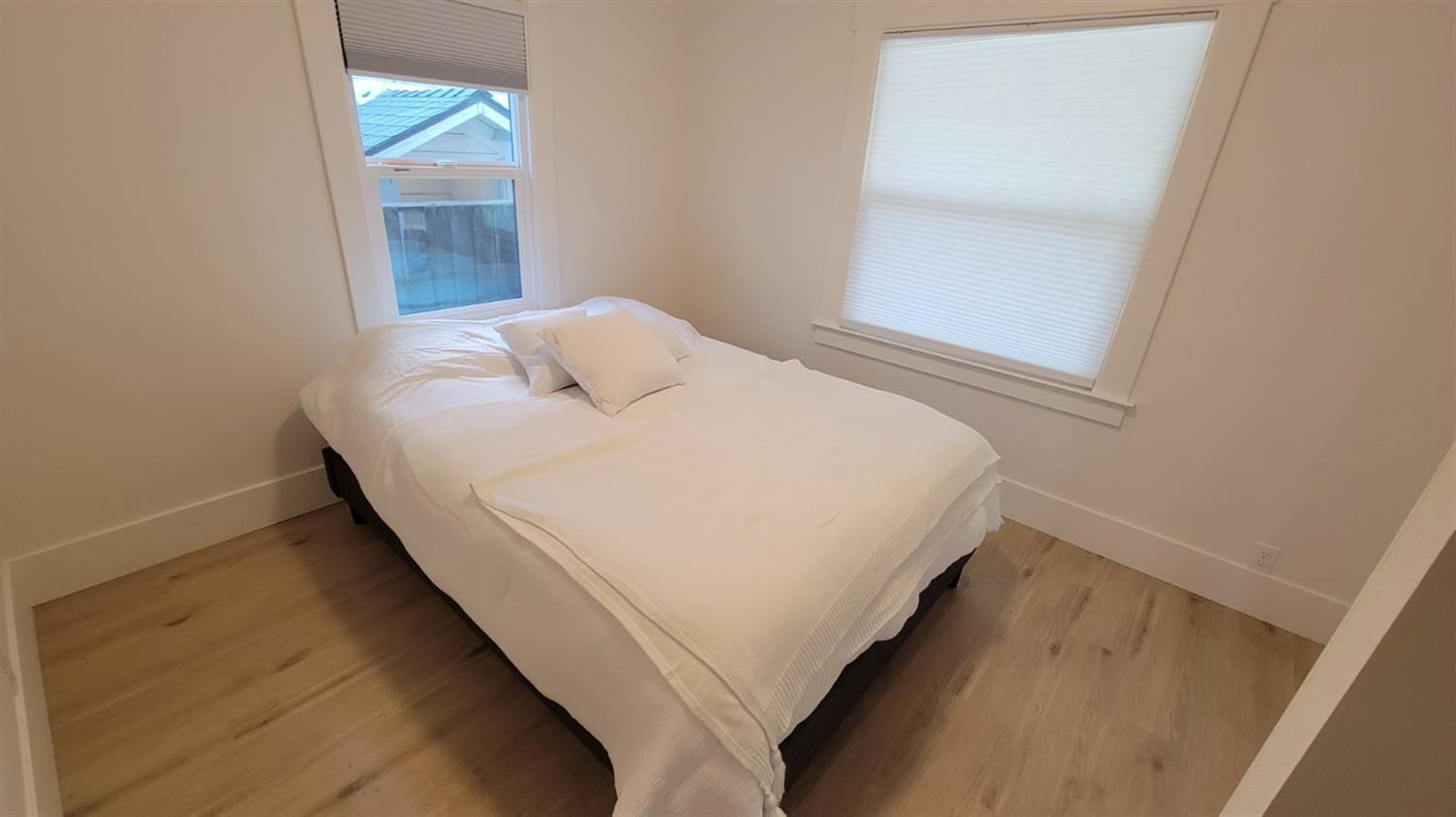 Sacramento, California, 95818, United States, 2 Bedrooms Bedrooms, ,1 BathroomBathrooms,Residential,For Sale,1975469