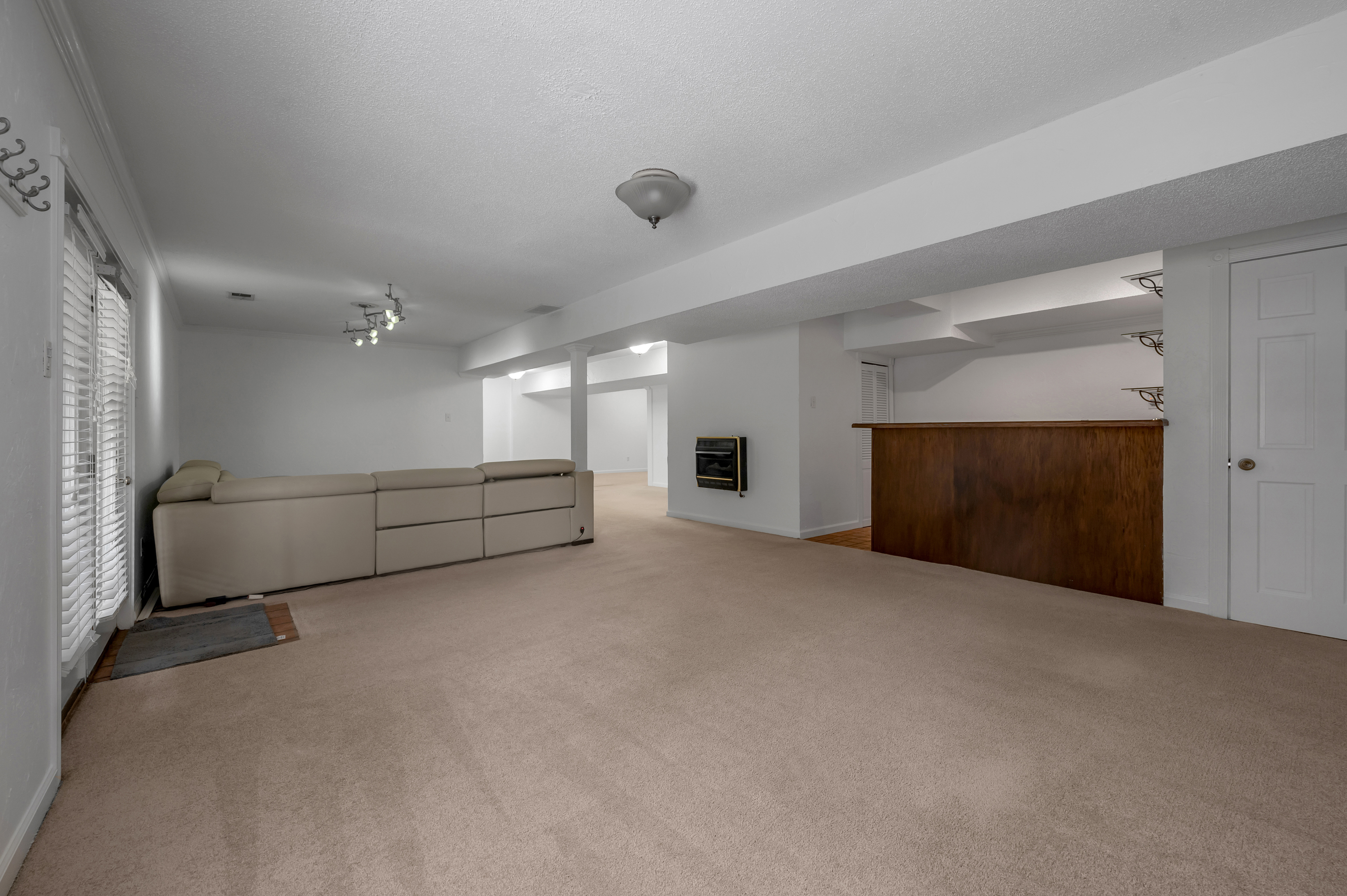  1104 Seville Court - 物件實景