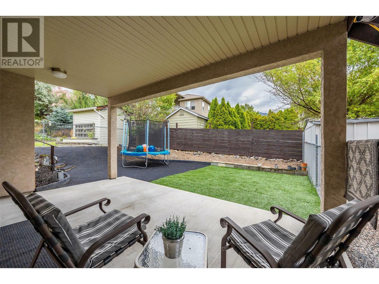 KELOWNA, British Columbia, V1P 1N8, CA, 6 Bedrooms Bedrooms, ,4 BathroomsBathrooms,Residential,For Sale,1837090