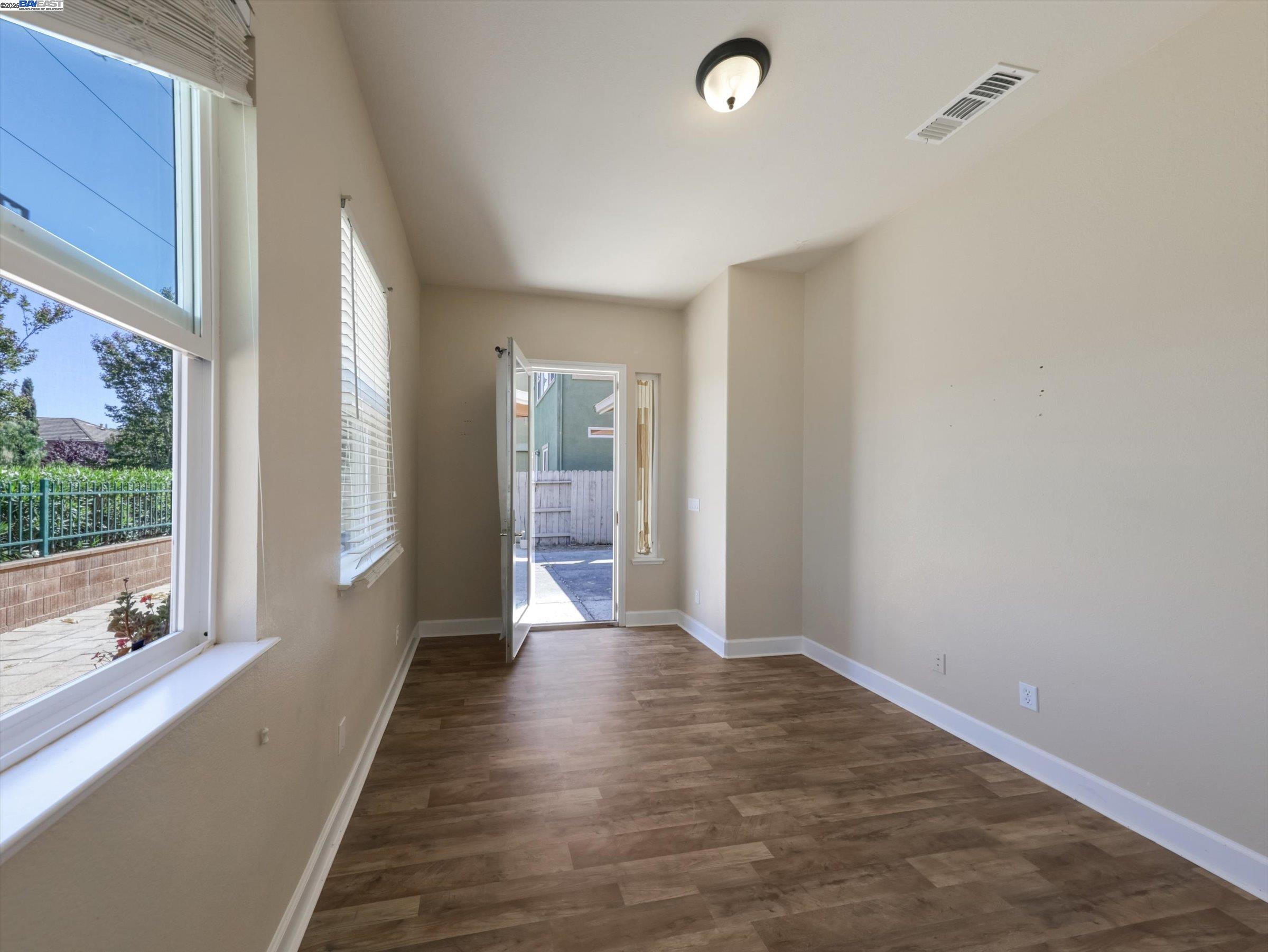 Vallejo, California, 94591, United States, 5 Bedrooms Bedrooms, ,5 BathroomsBathrooms,Residential,For Sale,2002289