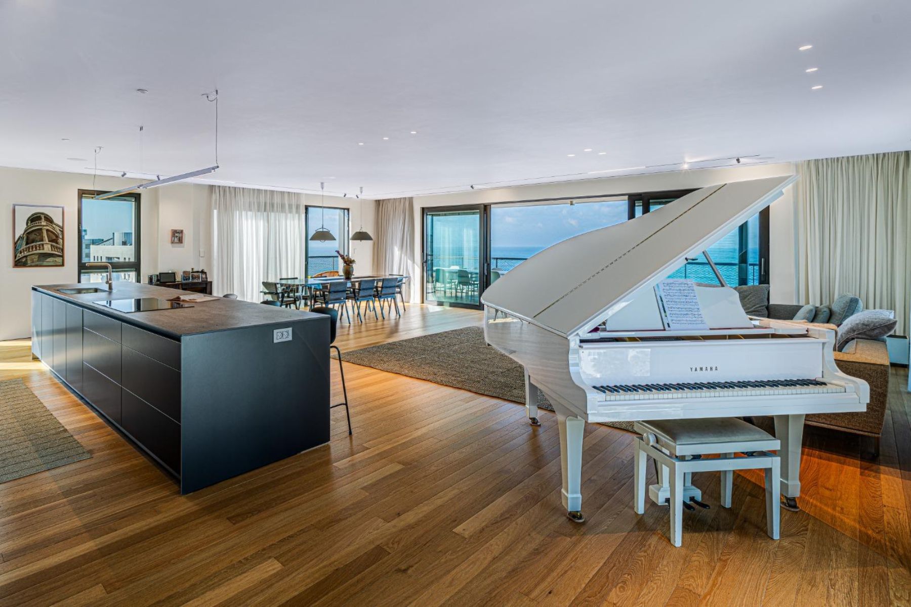  Sea View Designer Mini Penthouse by Metzizim Beach - 物件實景