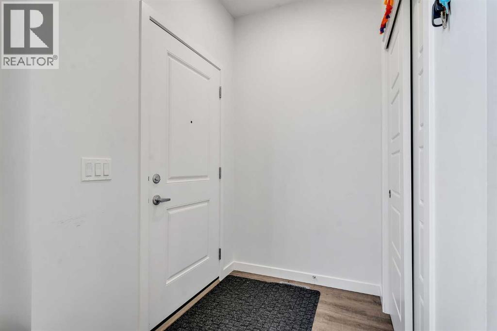 CALGARY, Alberta, T2X 4R1, CA, 3 Bedrooms Bedrooms, ,2 BathroomsBathrooms,Residential,For Sale,1949182