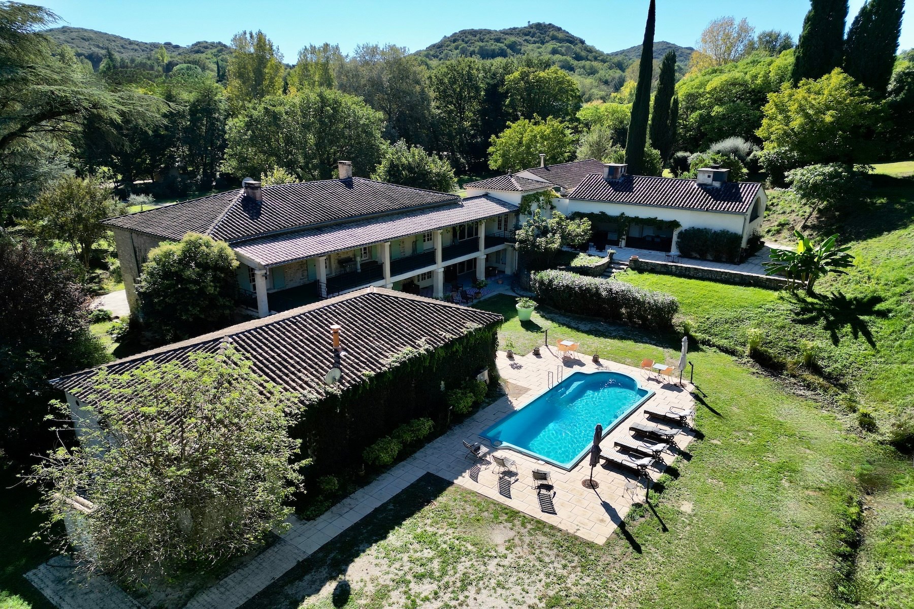  35 Minutes from Uzès – Charming 510 sqm Provençal Farmhouse Set Within 1.8 Hect… - 物件實景