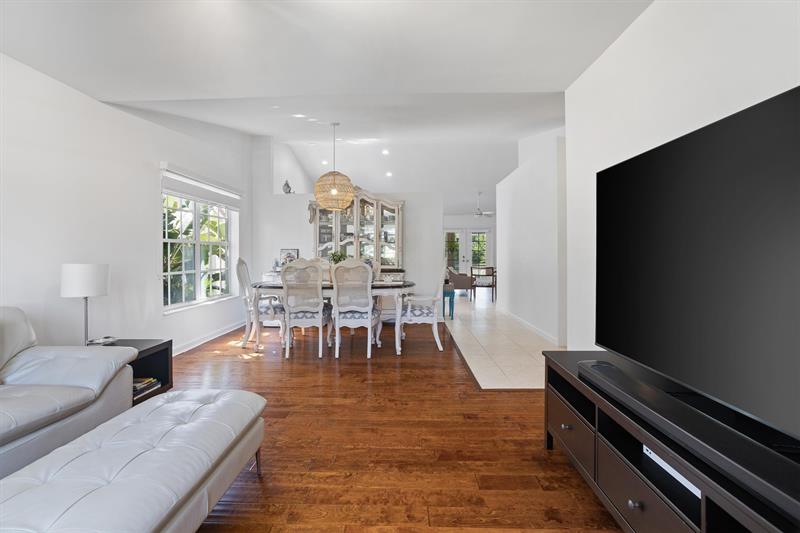 Sunrise, Florida, 33323, United States, 3 Bedrooms Bedrooms, ,2 BathroomsBathrooms,Residential,For Sale,1862219