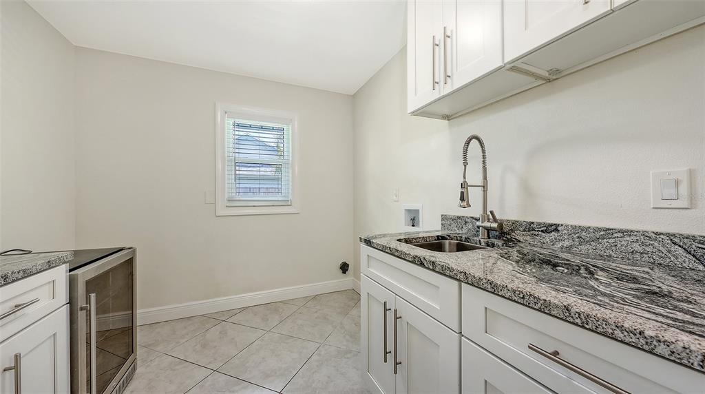 Sarasota, Florida, 34235, United States, 4 Bedrooms Bedrooms, ,3 BathroomsBathrooms,Residential,For Sale,1903701