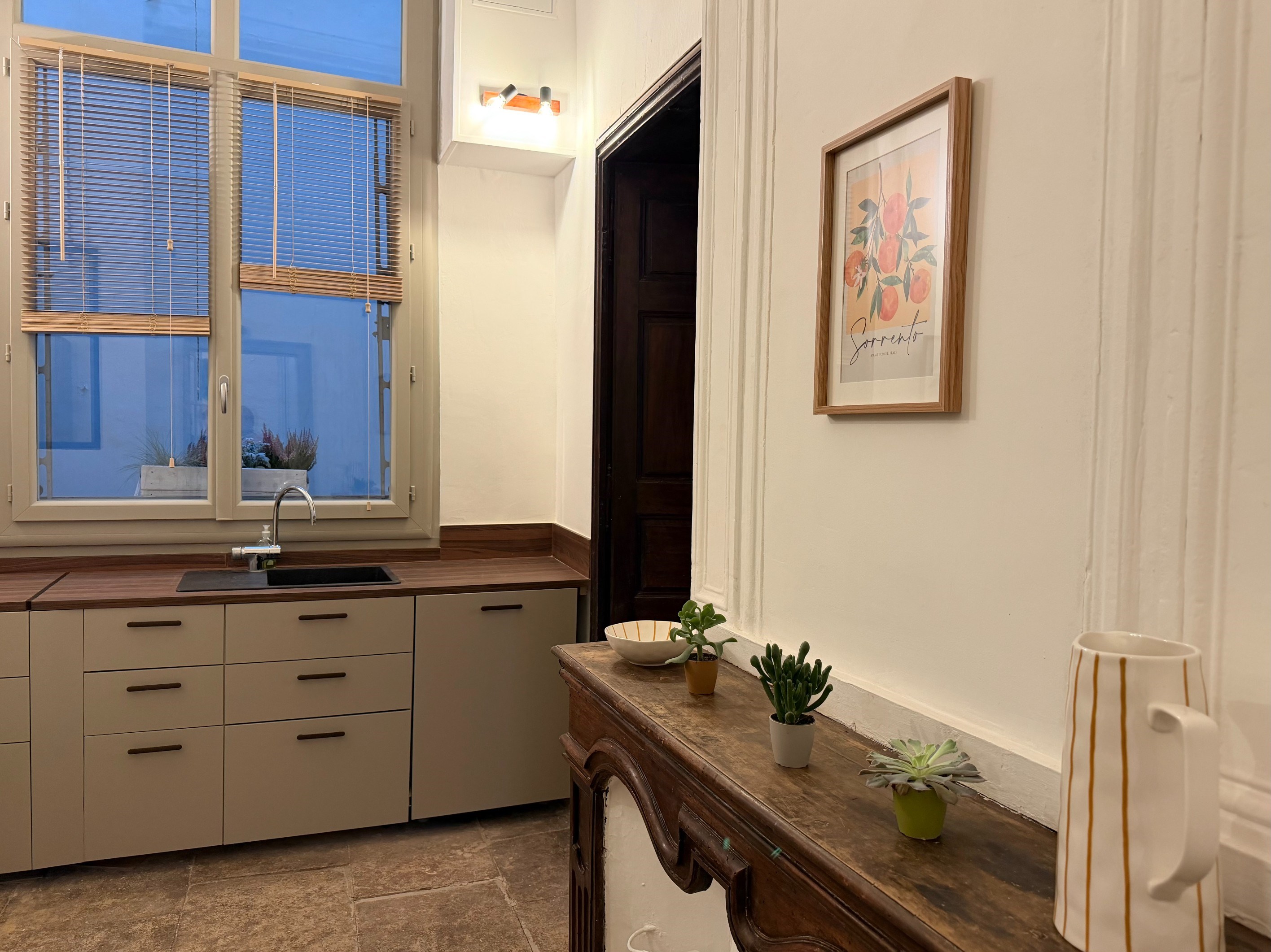  Superb renovation for this charming one-bedroom apartment... - 物件實景