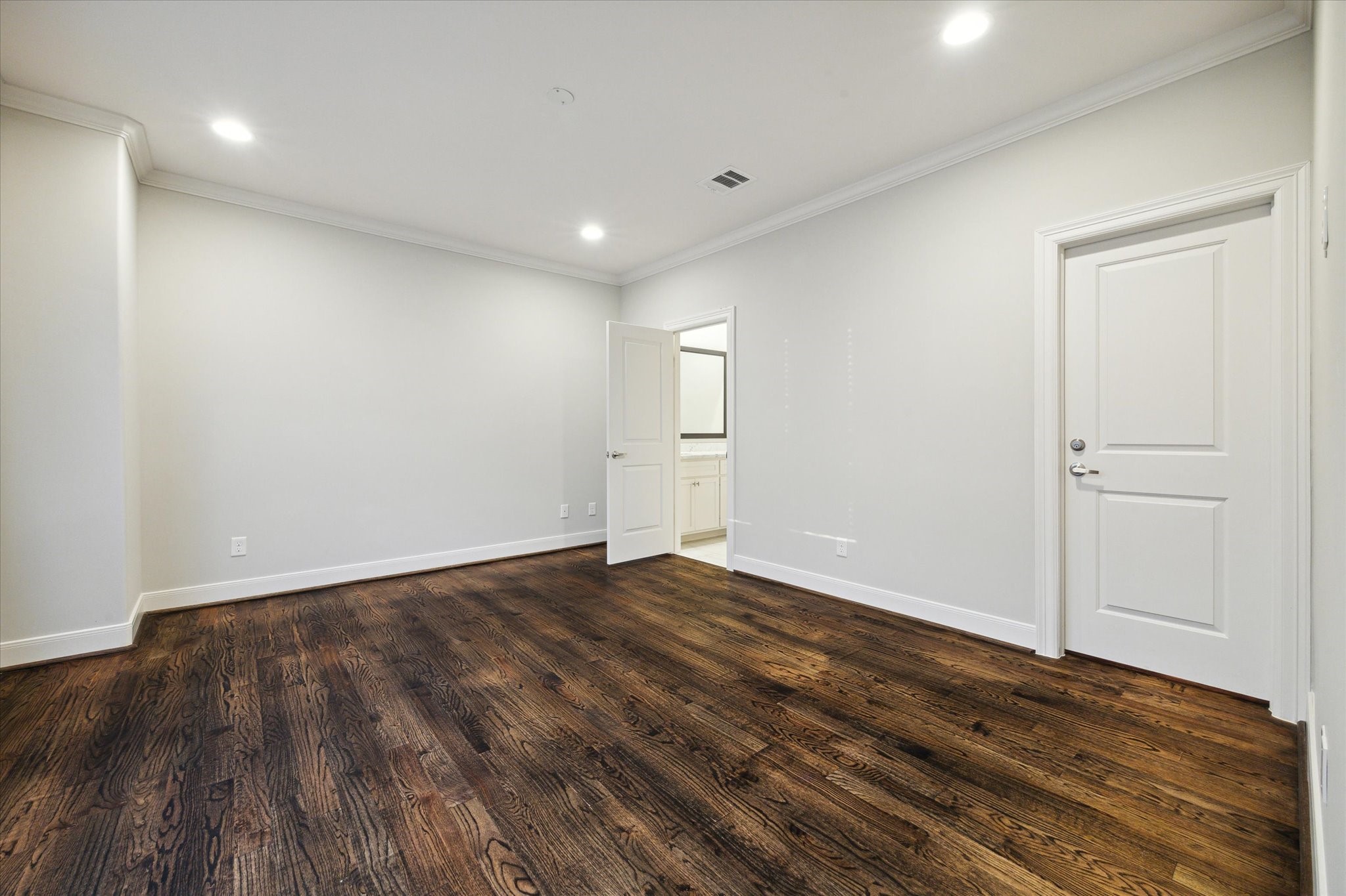  6008 Potomac Park Drive - 物件實景