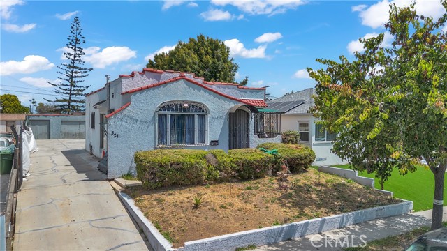 Los Angeles, California, 90061, United States, 3 Bedrooms Bedrooms, ,2 BathroomsBathrooms,Residential,For Sale,2048568