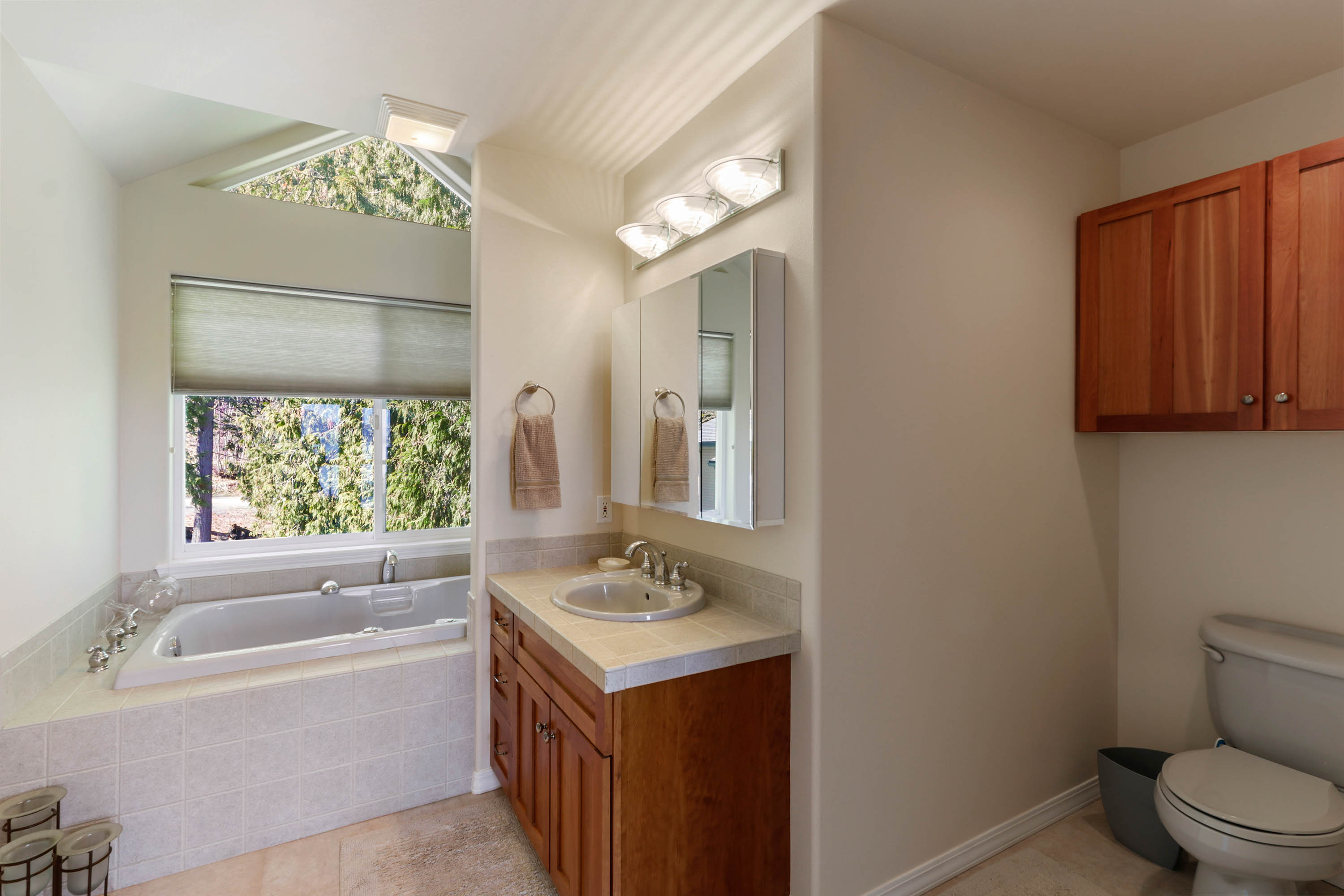 Sagle, Idaho, 83860, United States, 3 Bedrooms Bedrooms, ,2 BathroomsBathrooms,Residential,For Sale,1764165