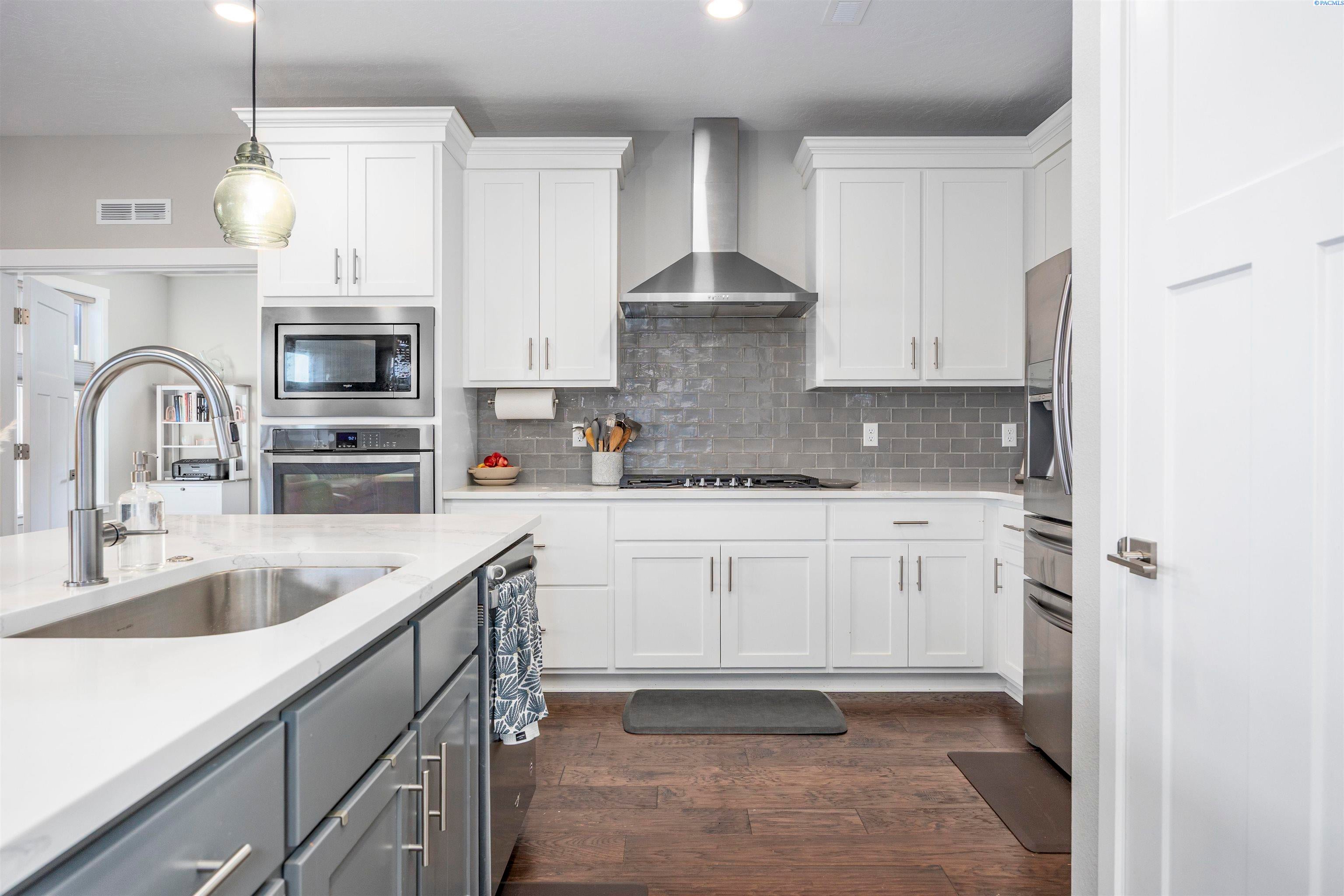 Pasco, Washington, 99301, United States, 3 Bedrooms Bedrooms, ,3 BathroomsBathrooms,Residential,For Sale,2012523