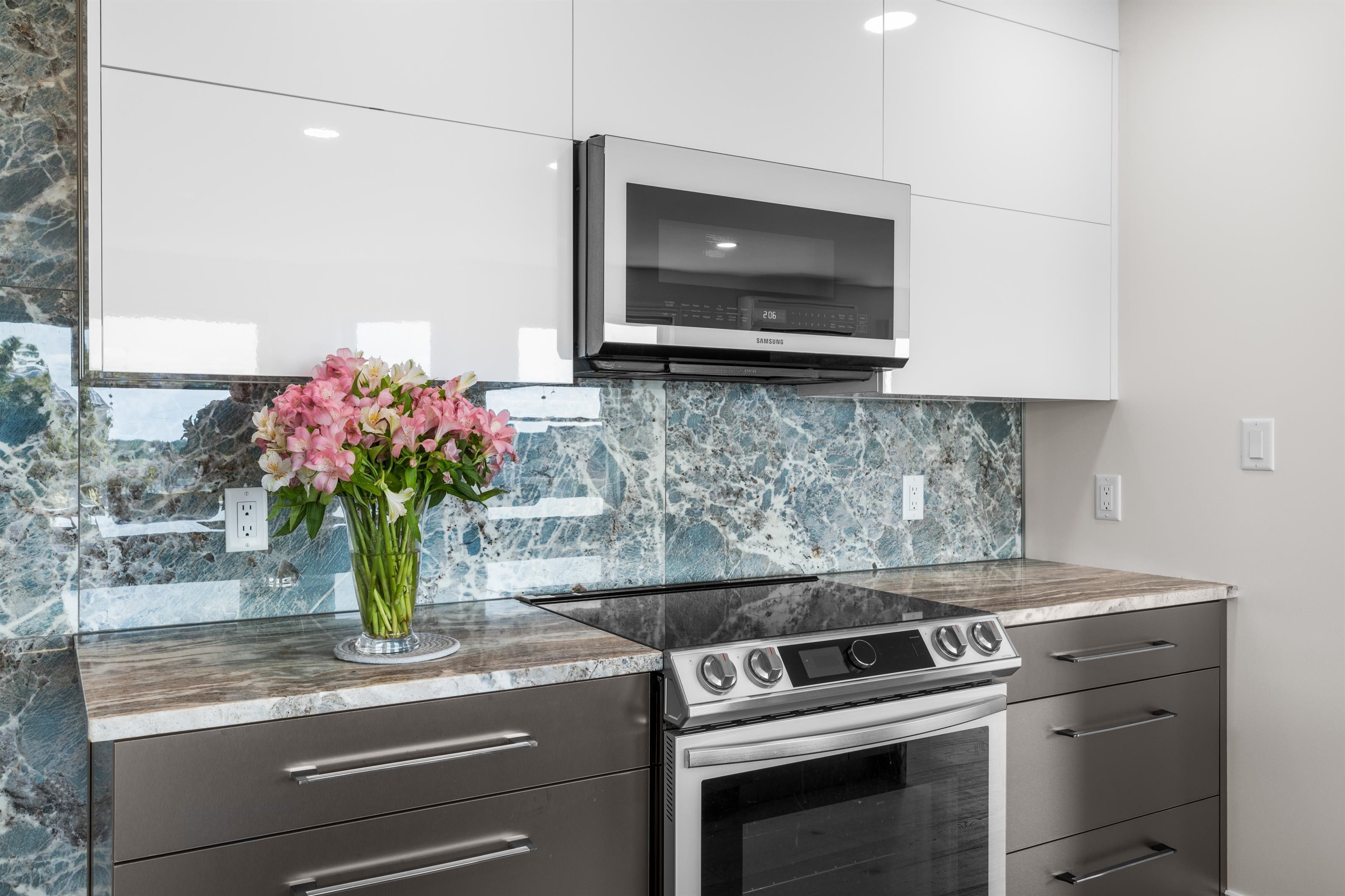 STRATFORD, Prince Edward Island, C1B 0J7, CA, 7 Bedrooms Bedrooms, ,4 BathroomsBathrooms,Residential,For Sale,1949695