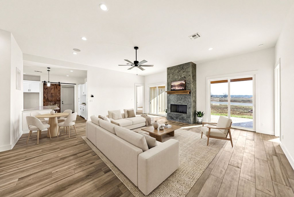 Kerrville, Texas, 78028, United States, 3 Bedrooms Bedrooms, ,3 BathroomsBathrooms,Residential,For Sale,2025103